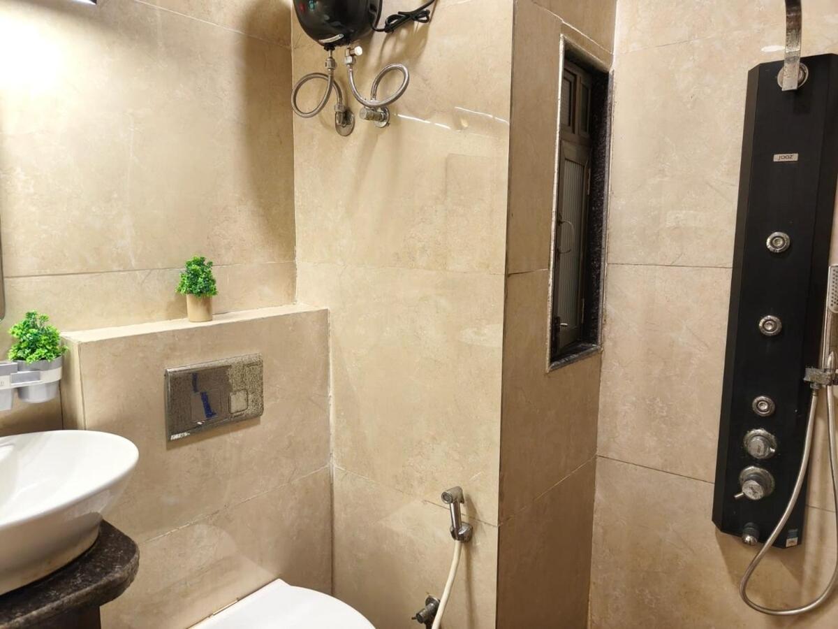 Ivy Good Vibes 302 C-wing Oshiwara Apartment *