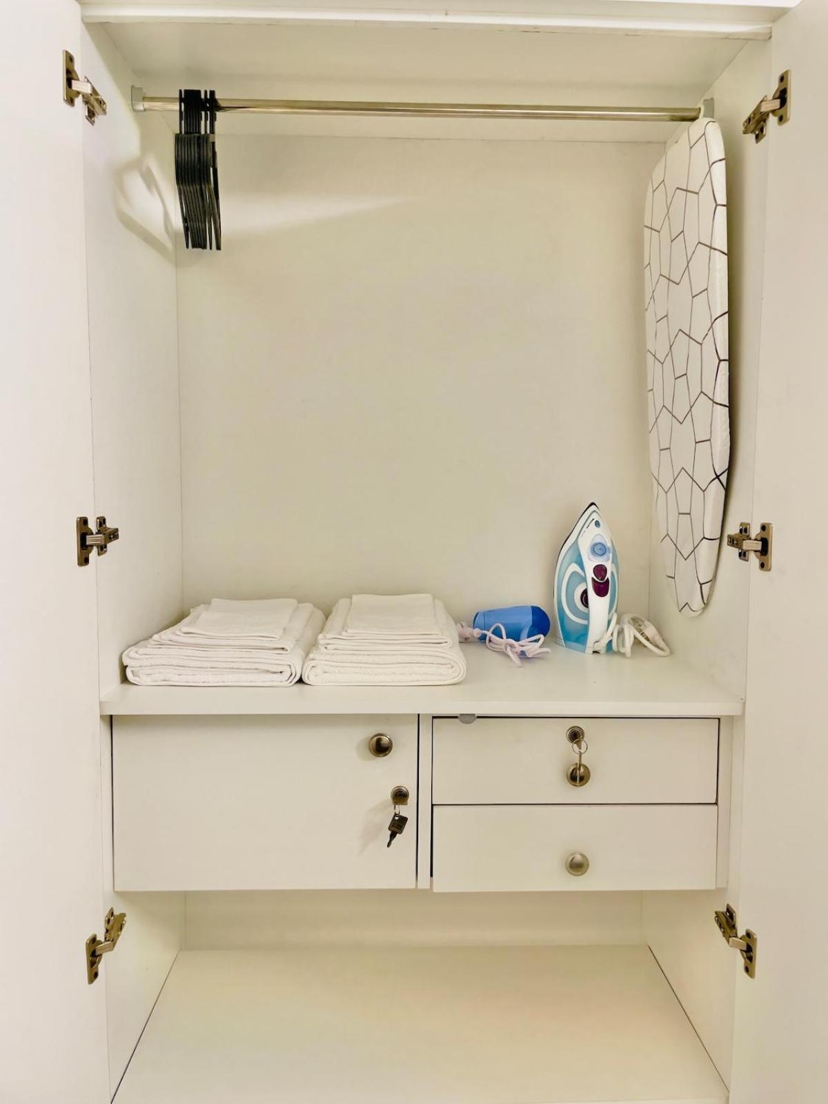 Luxury 2bhk Powai & Iit *