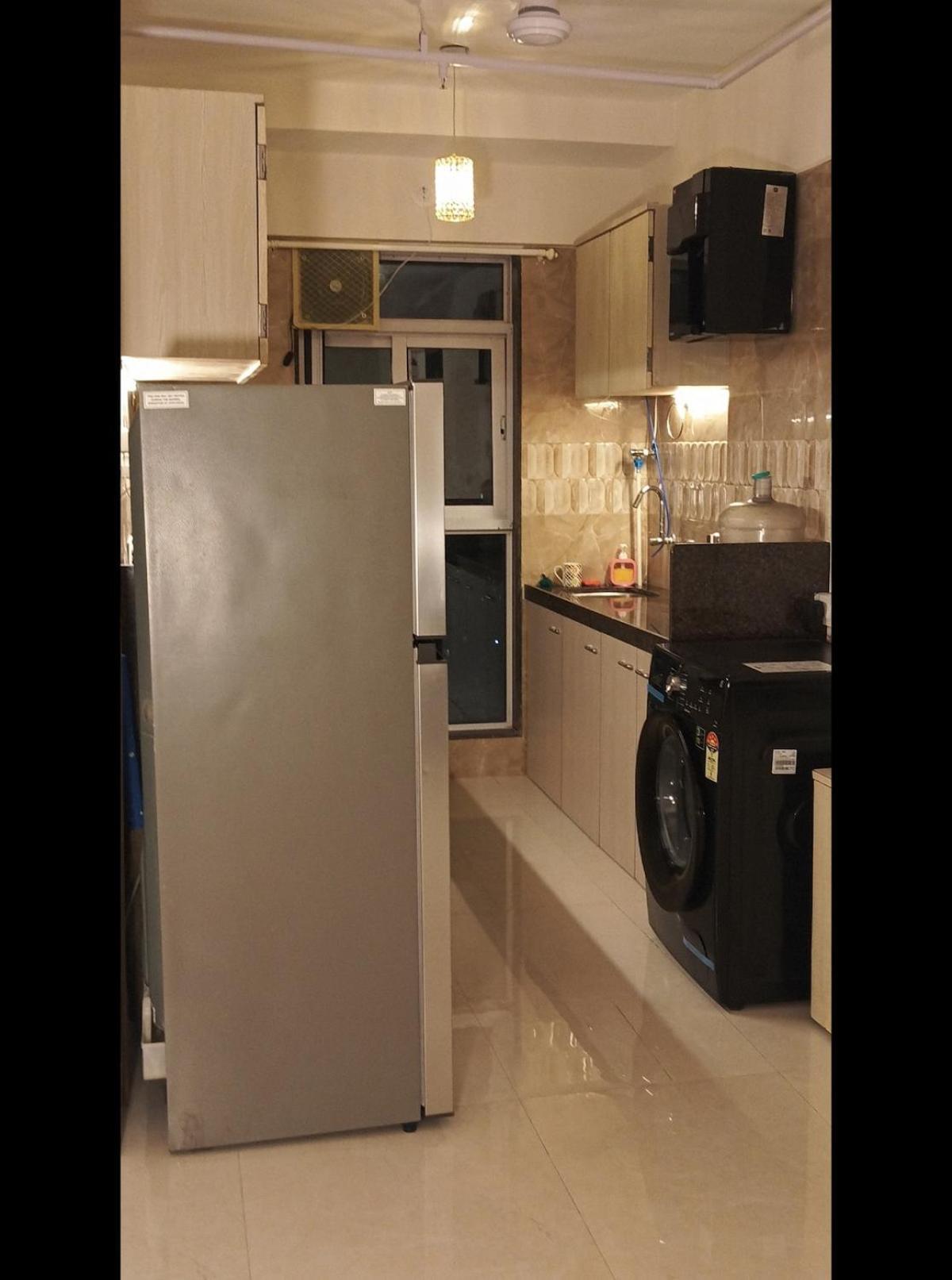 Sea-view Premium 2bhk 950sqft, Parking, Andheri W Apartment *