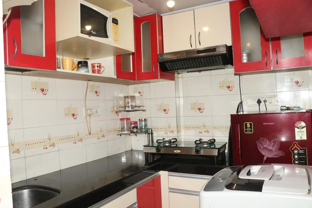 Dream At Malad West! Apartment *