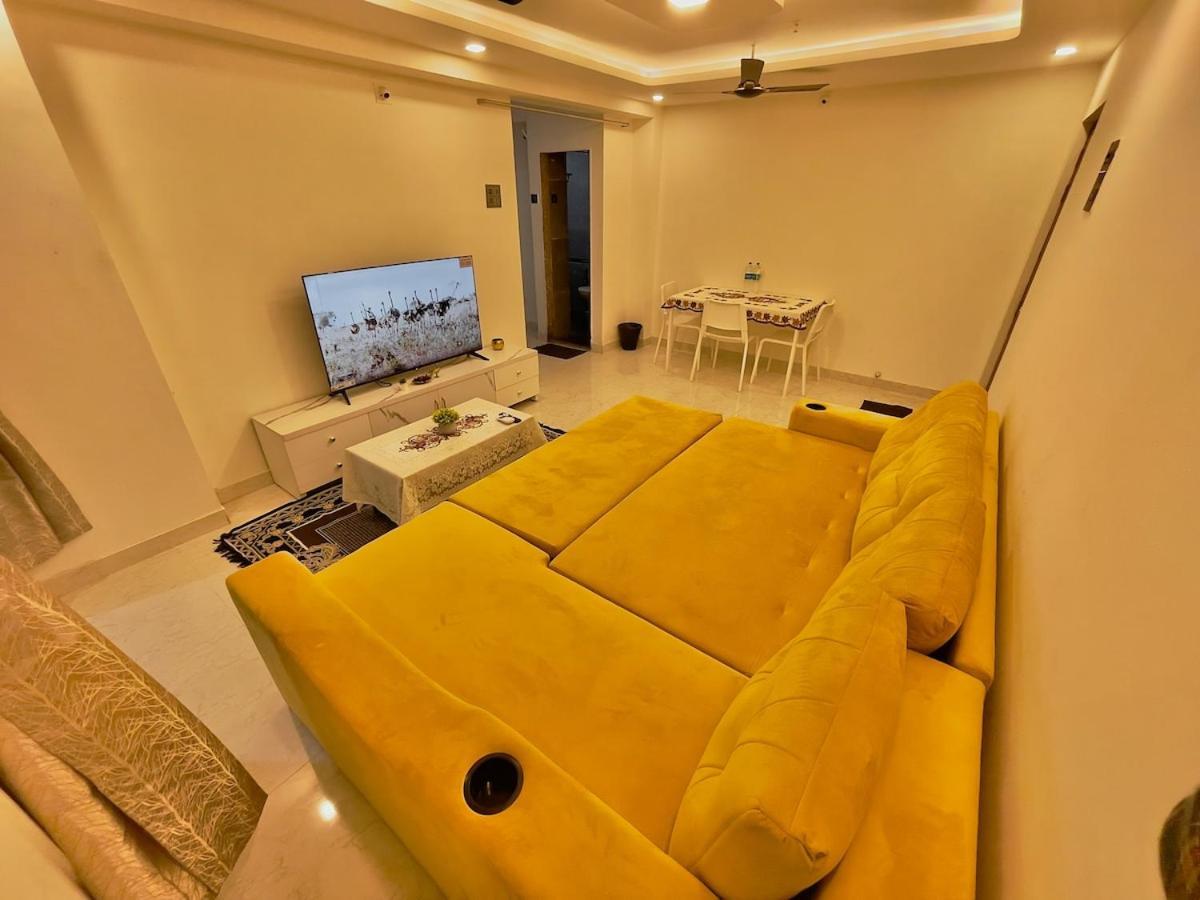 Chic 2 Bhk With Balcony & Bold Yellow Lounge Powai *