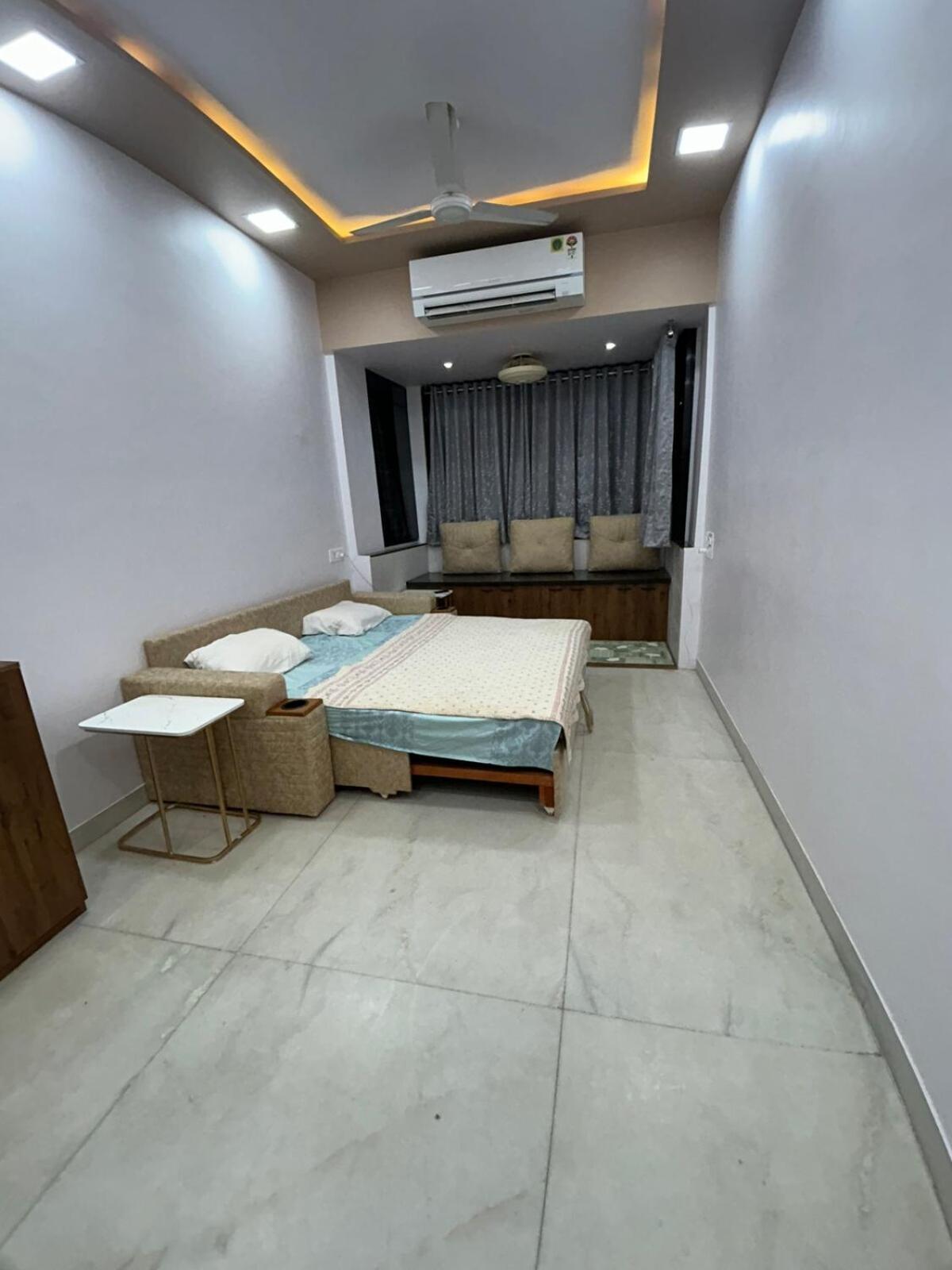Apartment Vp Luxury 1-bhk In Parle West *