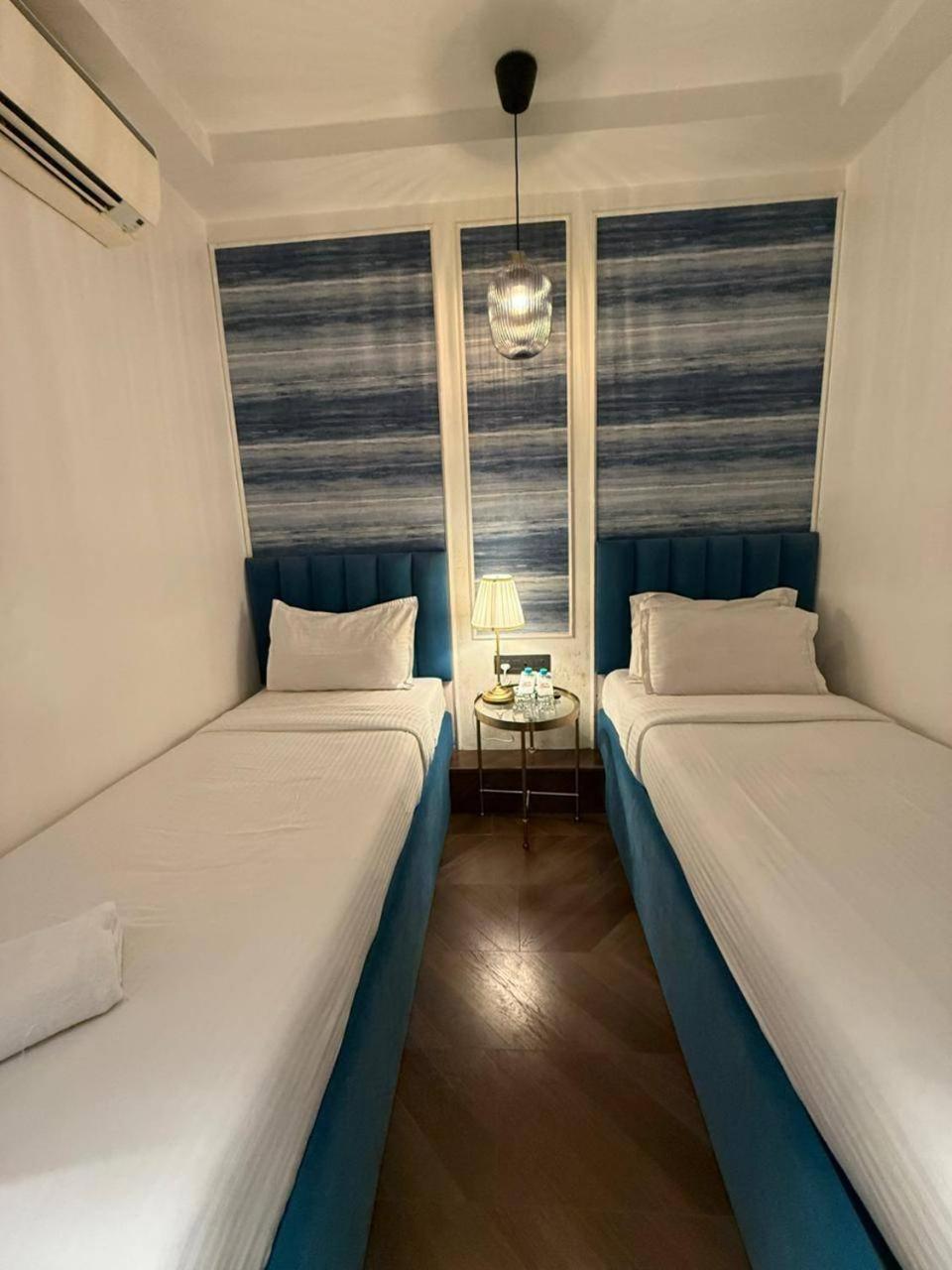 Hotel Palm Breeze - Colaba