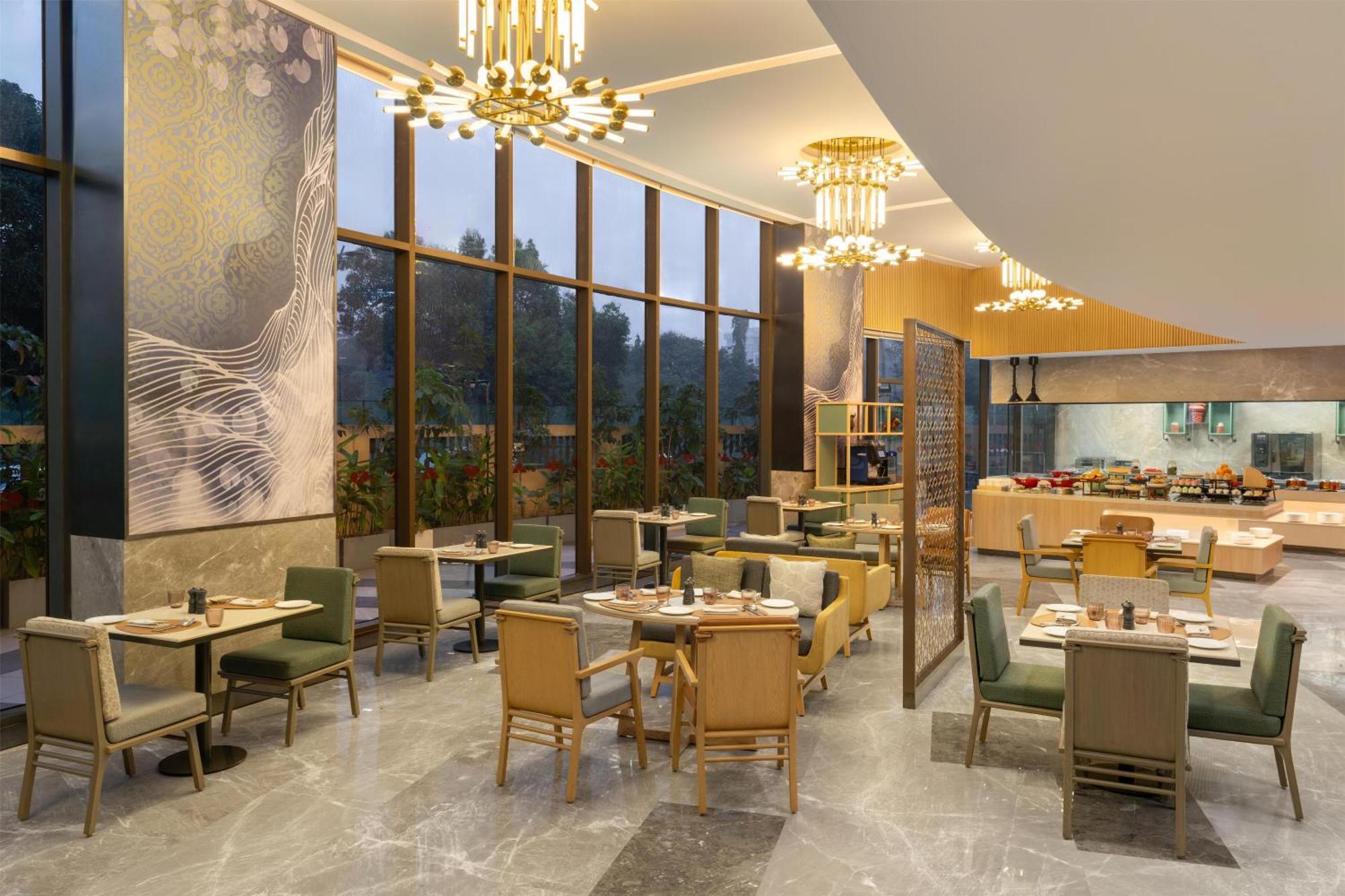 Hilton Garden International Airport Hotel 4*