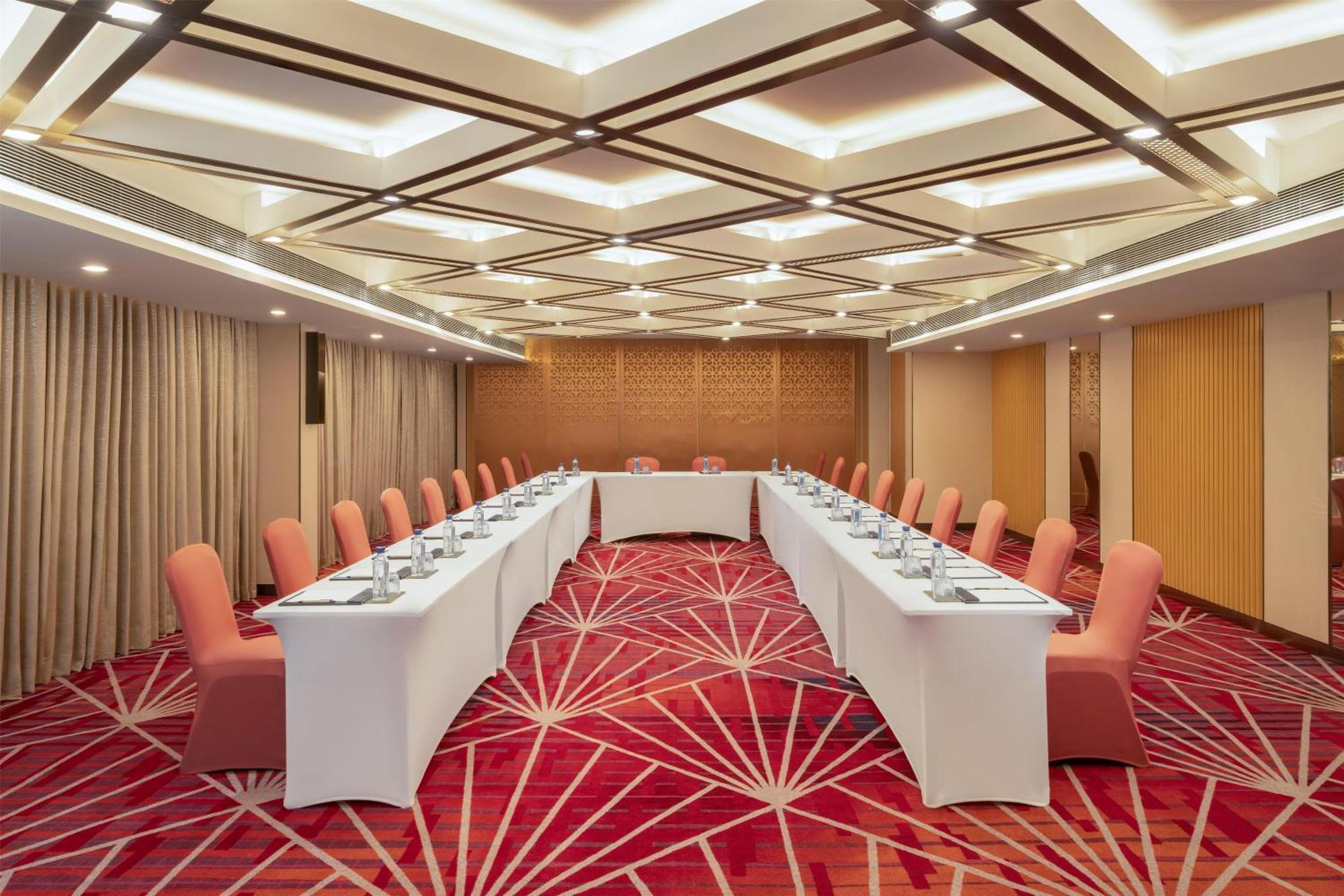 Hilton Garden International Airport Hotel