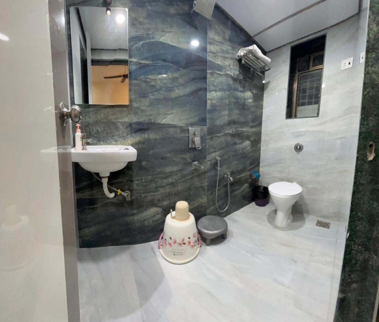 Sunshine Airport Hotel 3*