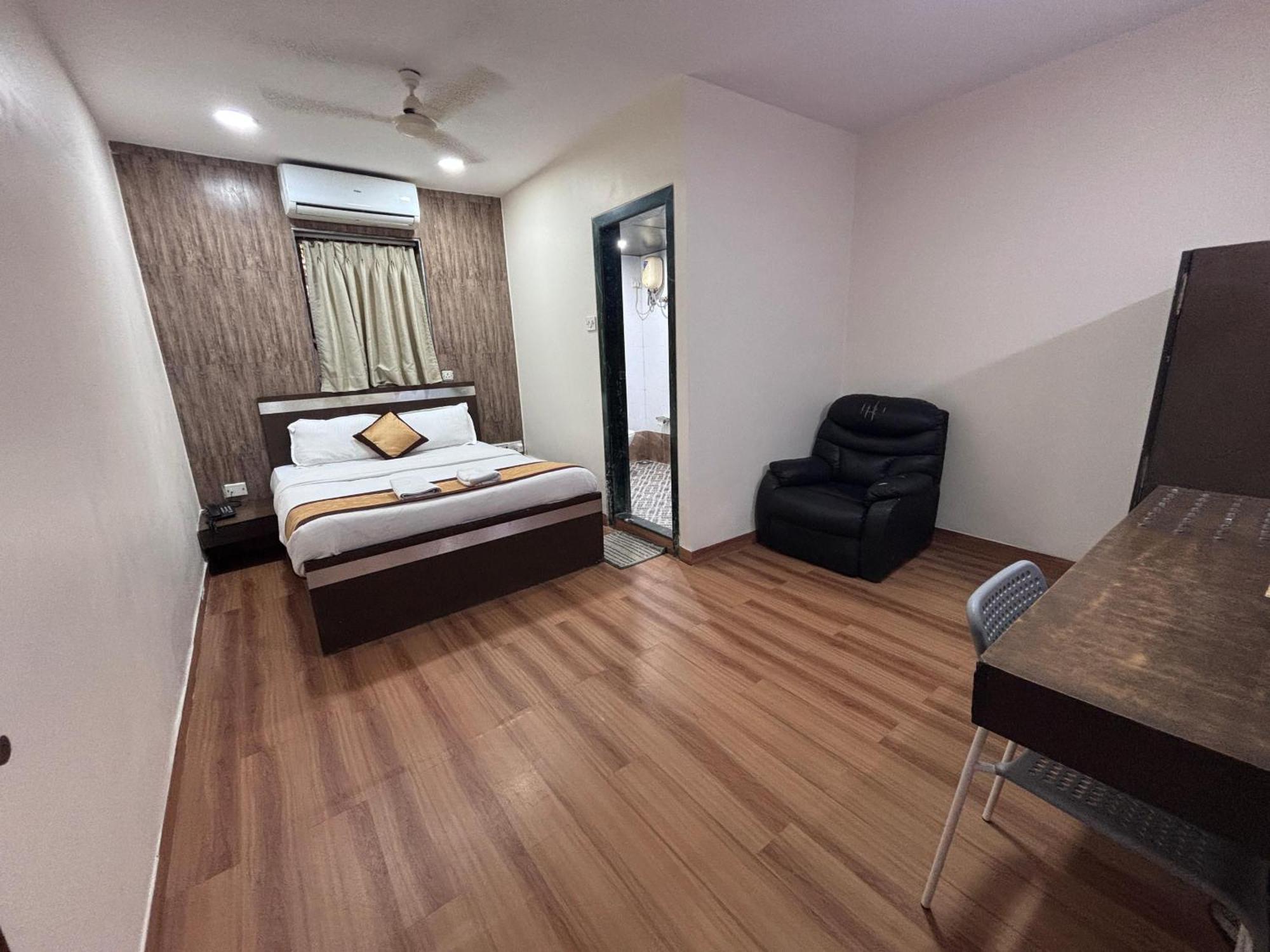 Sunshine Airport Hotel 3*