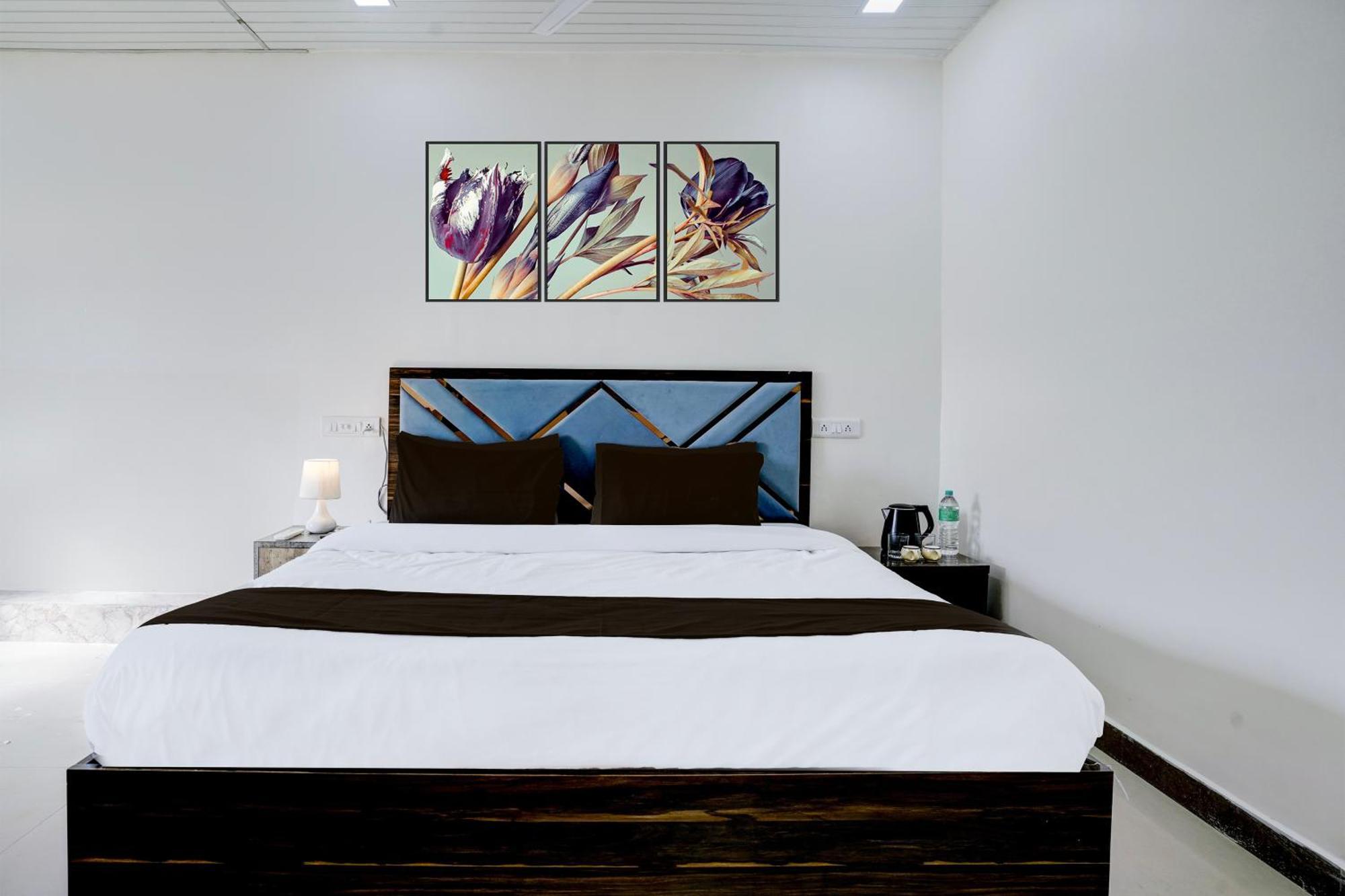 Oyo 77012 Hotel Moss View - Moca Hotel