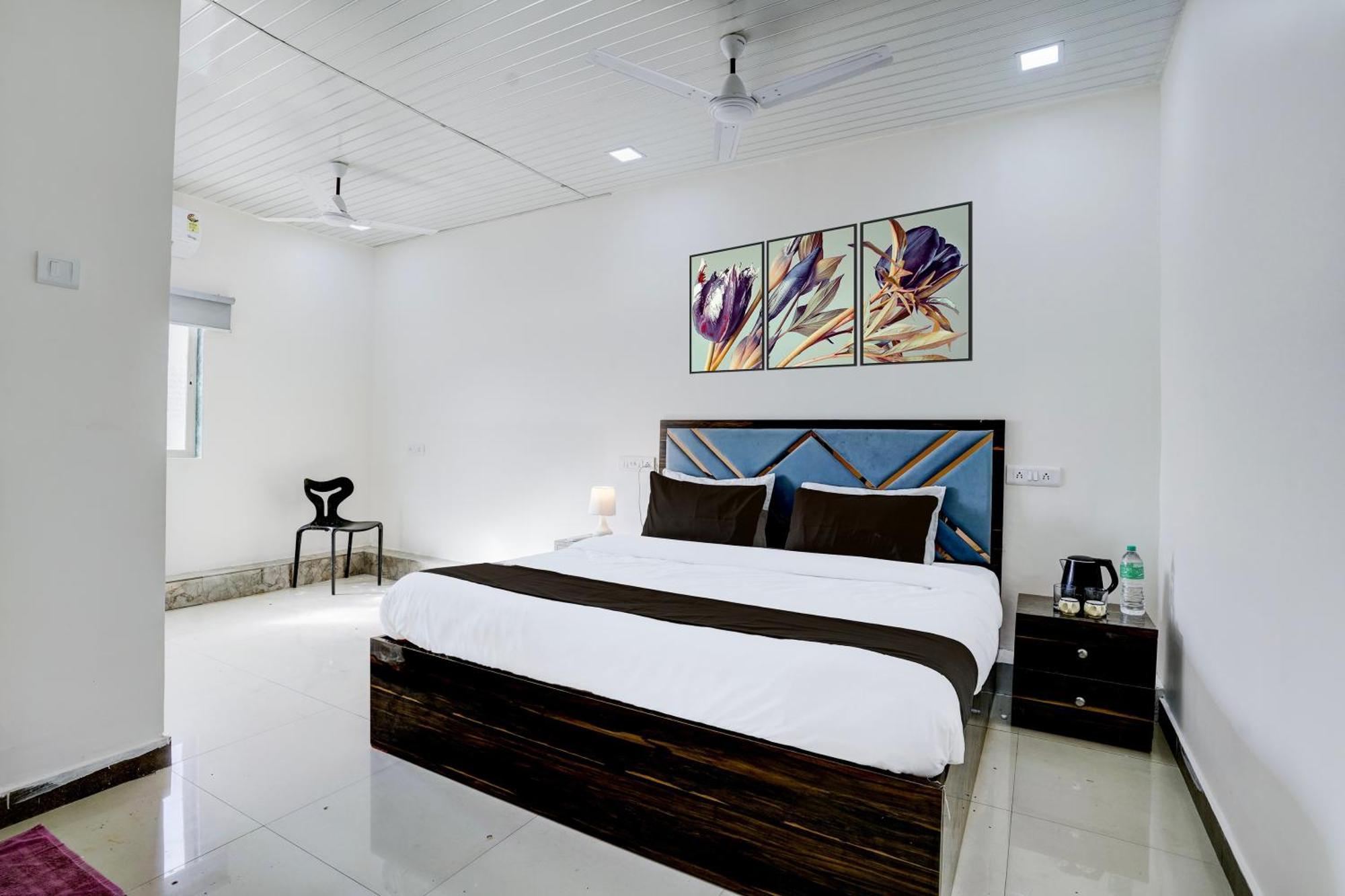 Oyo 77012 Hotel Moss View - Moca Hotel Mumbai