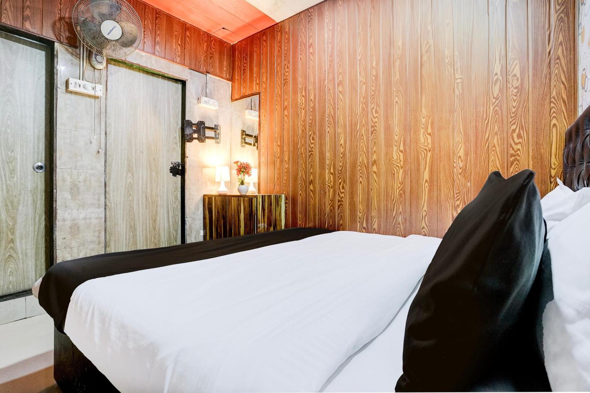 Hotel Oyo 77012 Hotel Moss View - Moca Mumbai