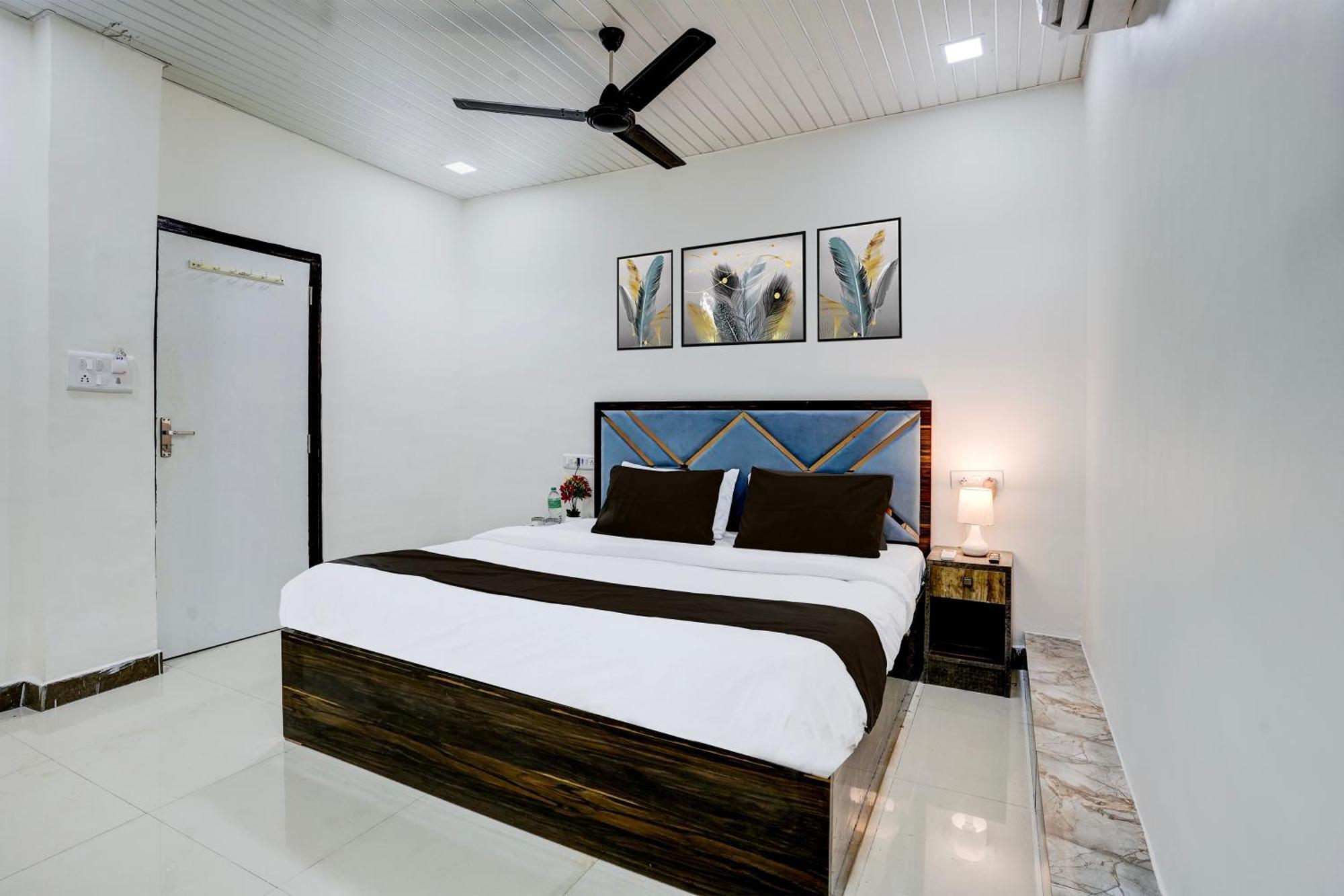 Hotel Oyo 77012 Hotel Moss View - Moca