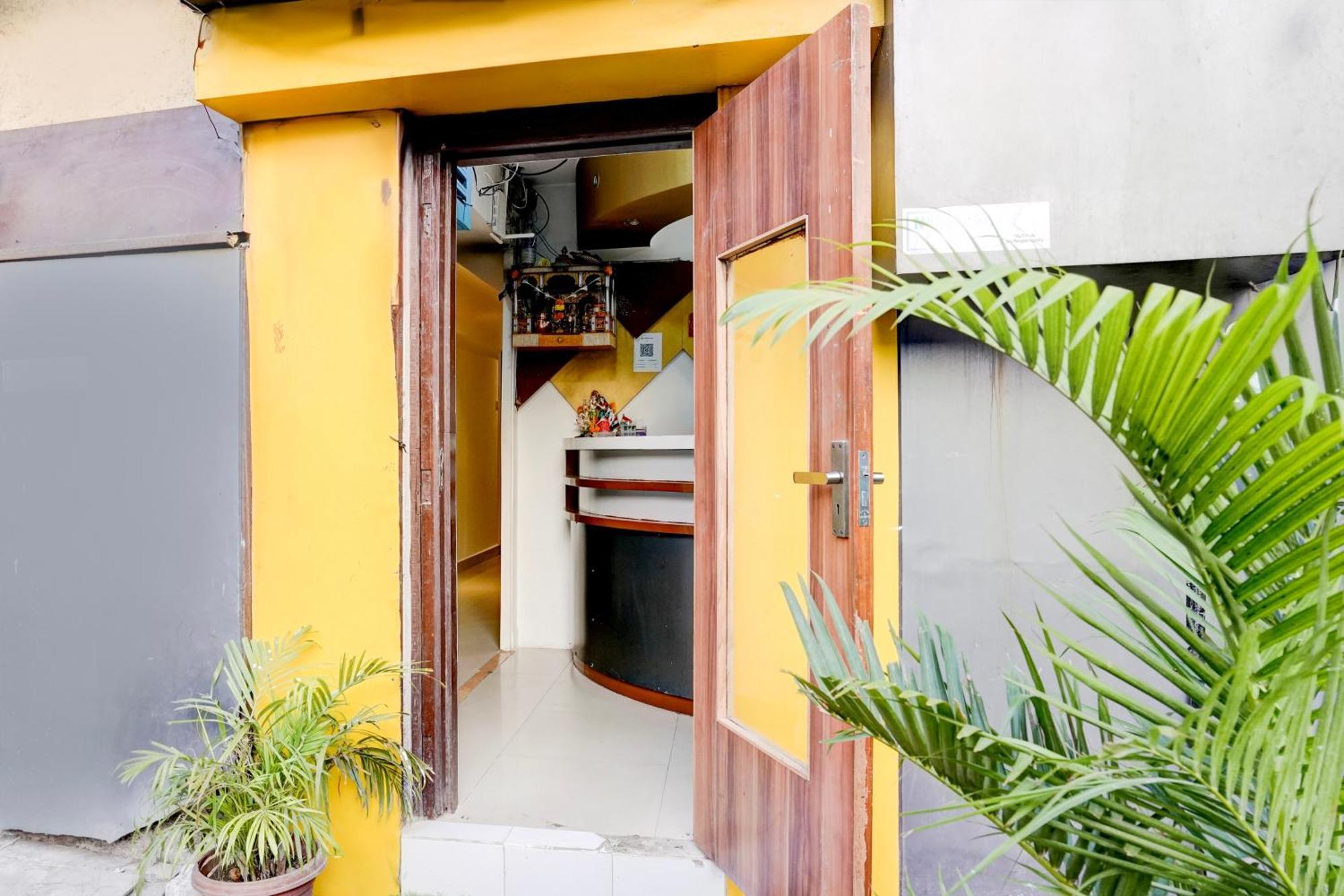 Oyo 77012 Hotel Moss View - Moca Hotel 3*