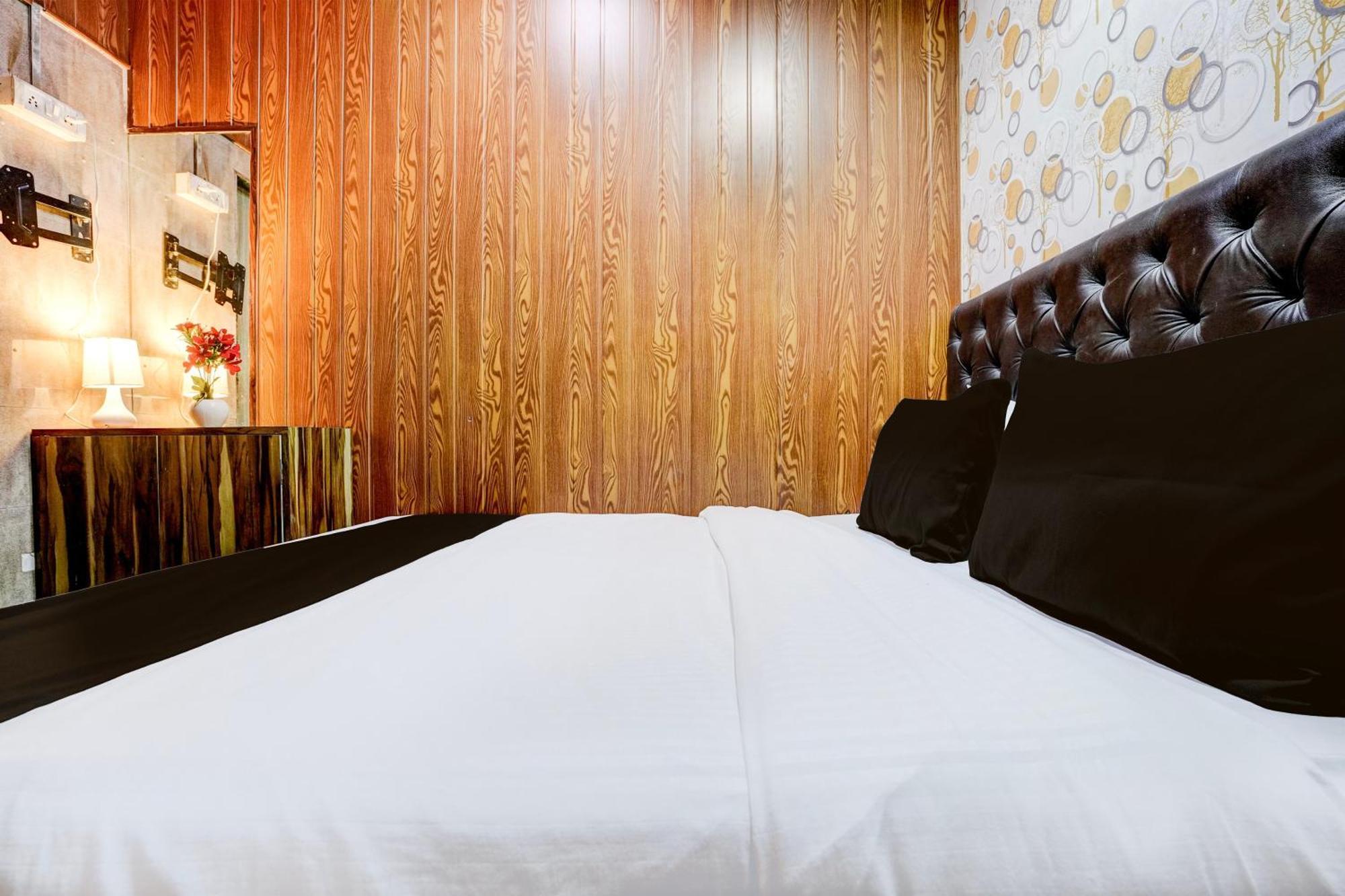 Hotel Oyo 77012 Hotel Moss View - Moca 3*