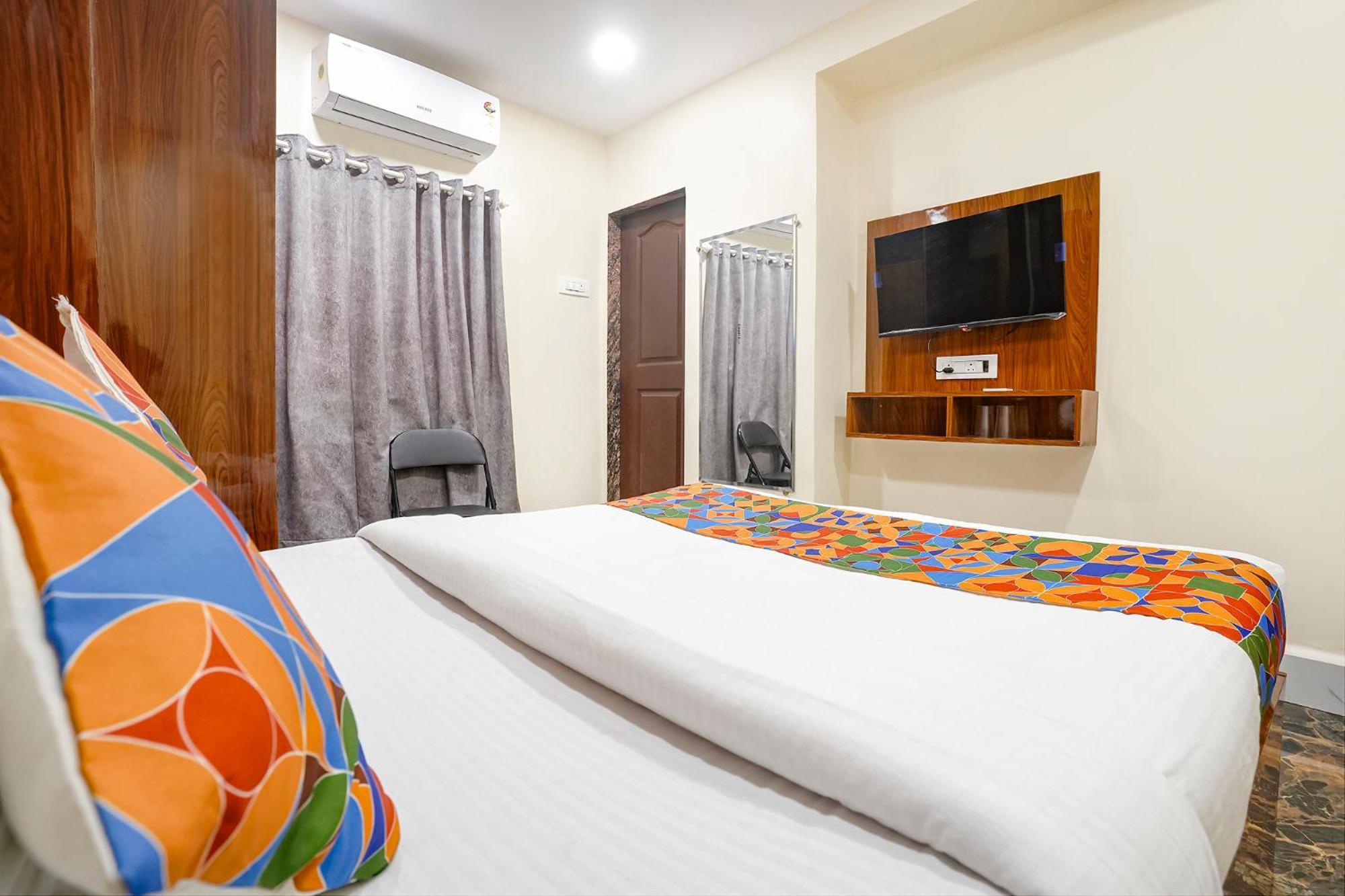 Hotel Eldoria Palace - Near Us Consulate & Bkc