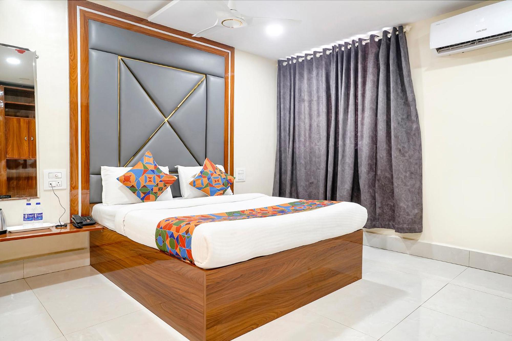 Eldoria Palace - Near Us Consulate & Bkc Hotel *