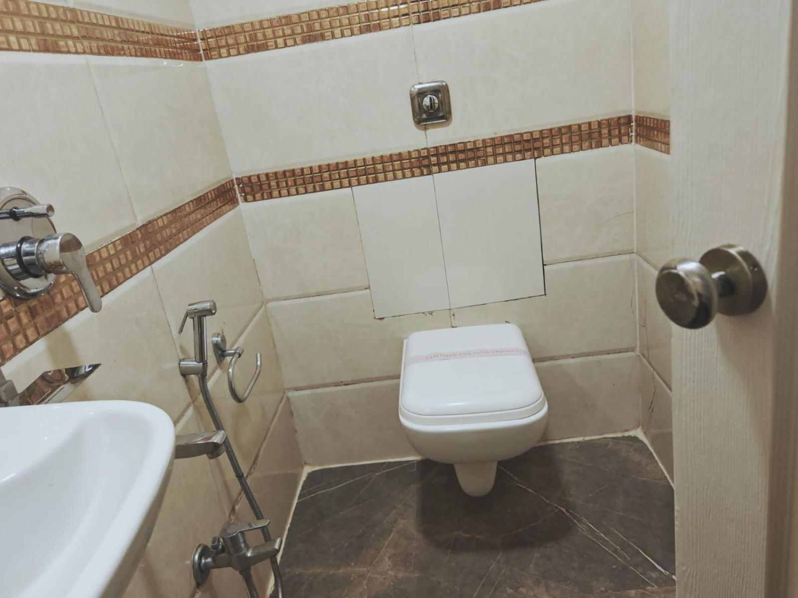 Palm Breeze - Colaba 3*