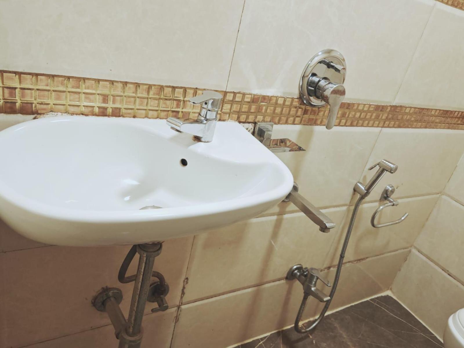 Palm Breeze - Colaba 3*