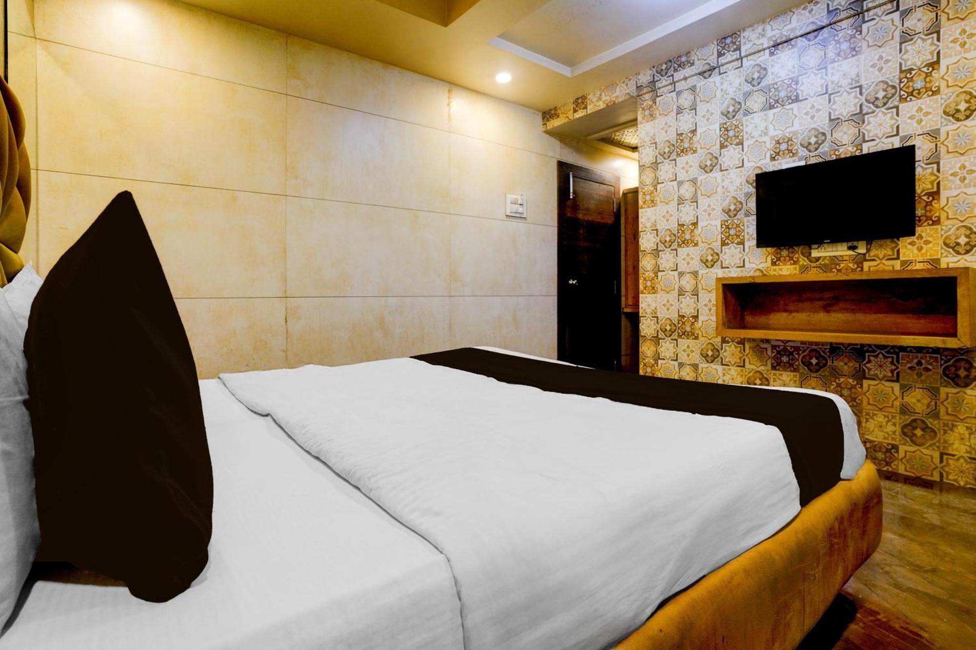 O Diana Palace & Boarding Hotel Mumbai