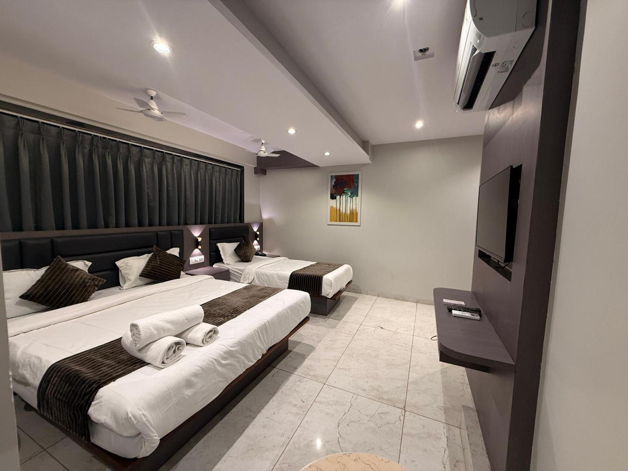 Kurla Hotel 2*
