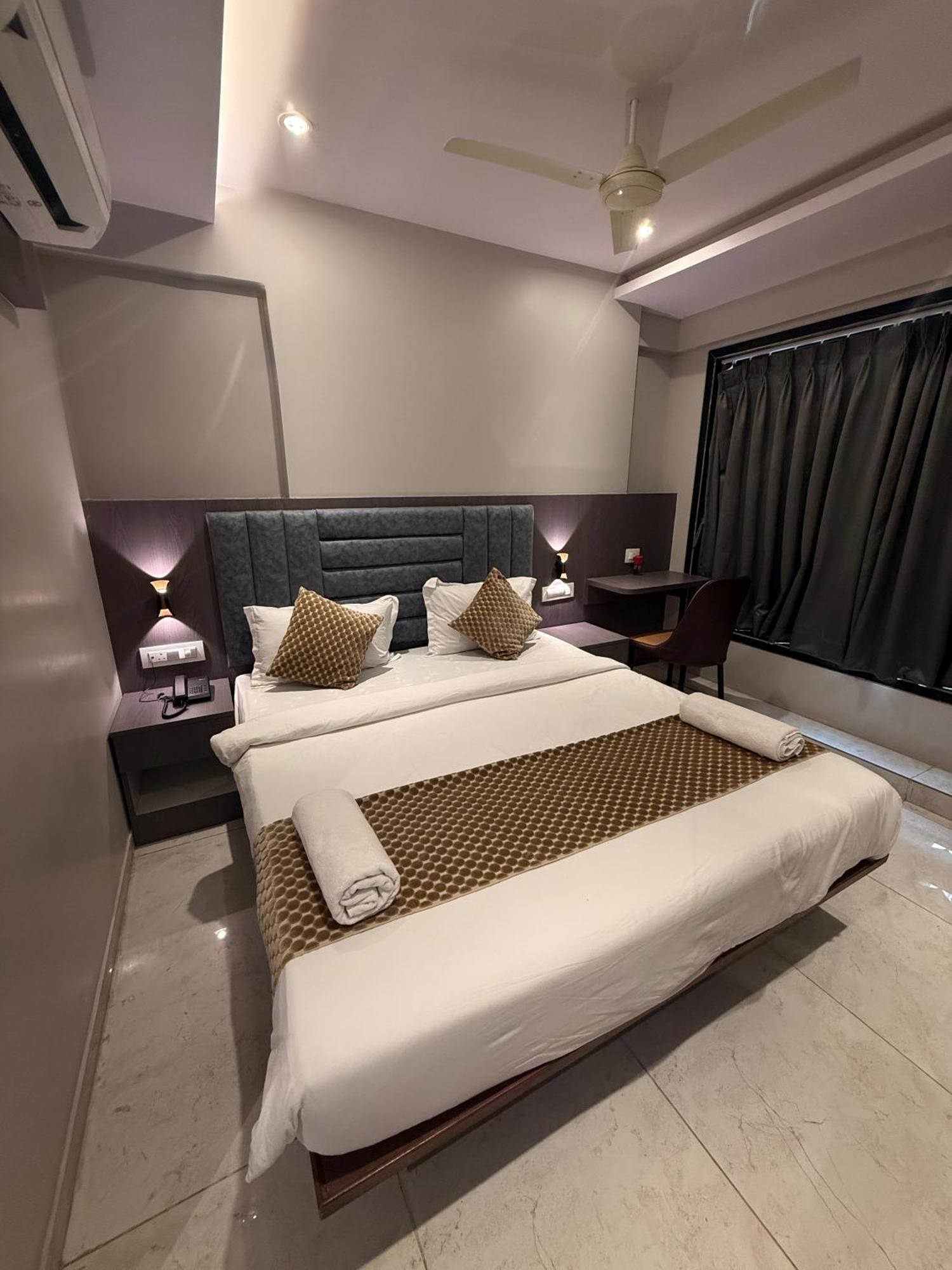 Kurla Hotel