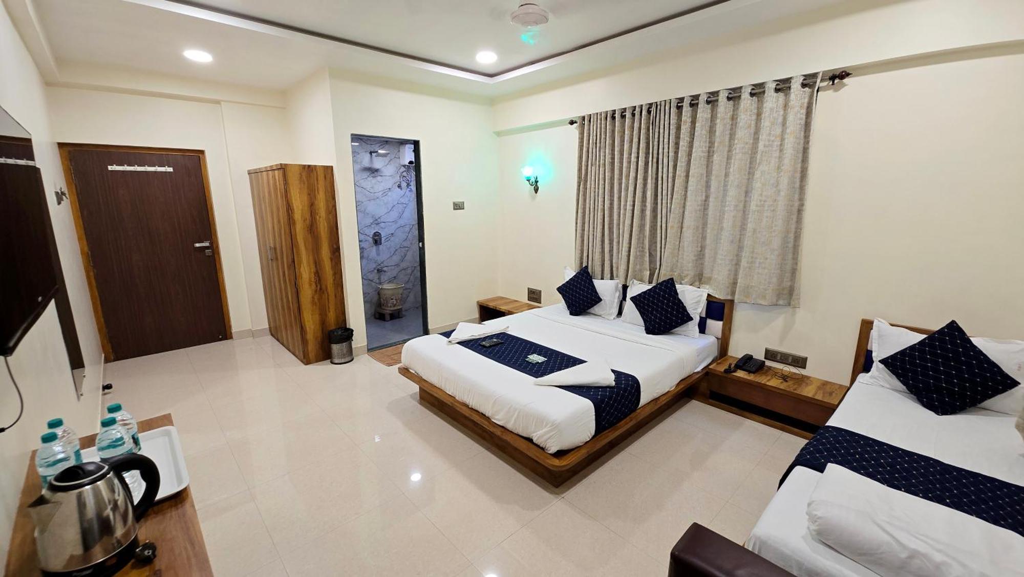 Hotel Smooth Checkin By Edition Blue -