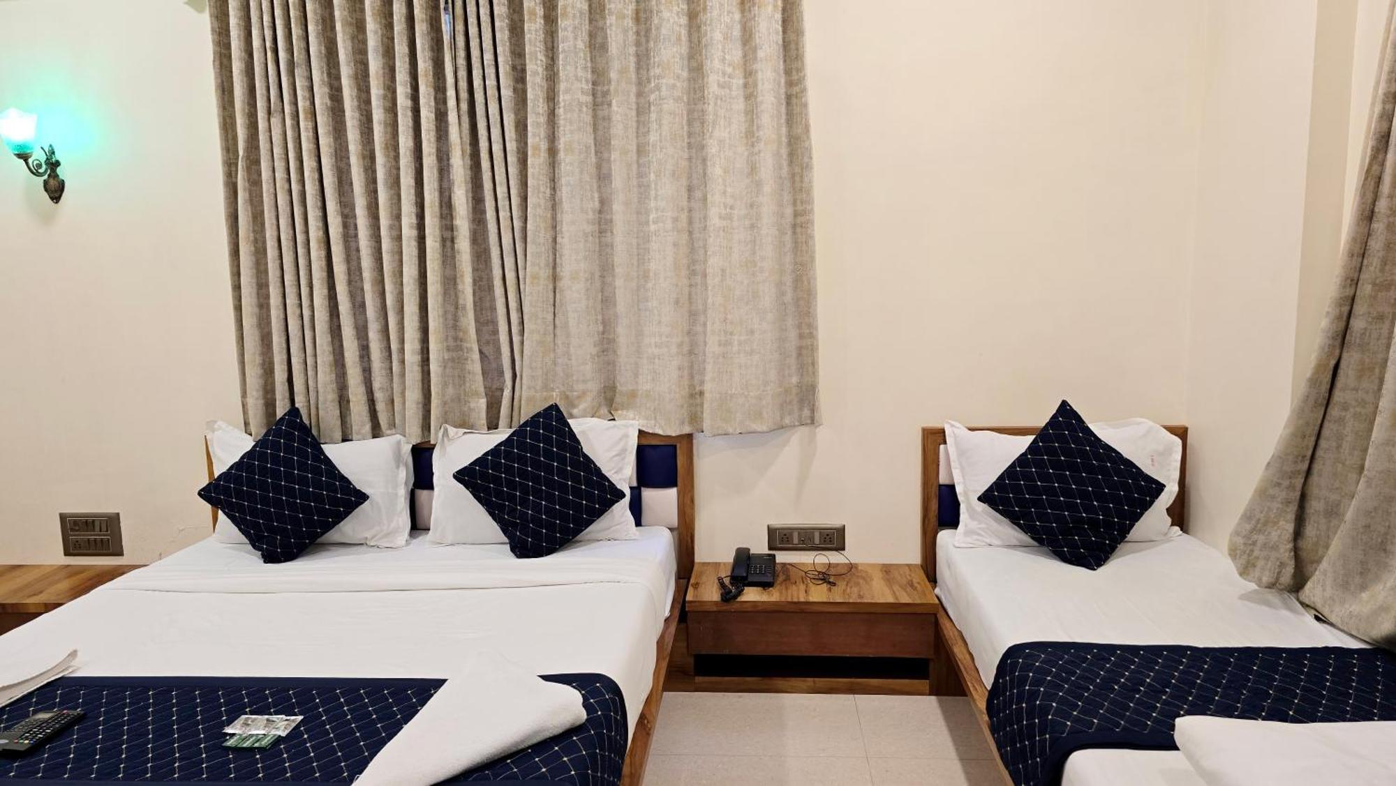 Hotel Smooth Checkin By Edition Blue -