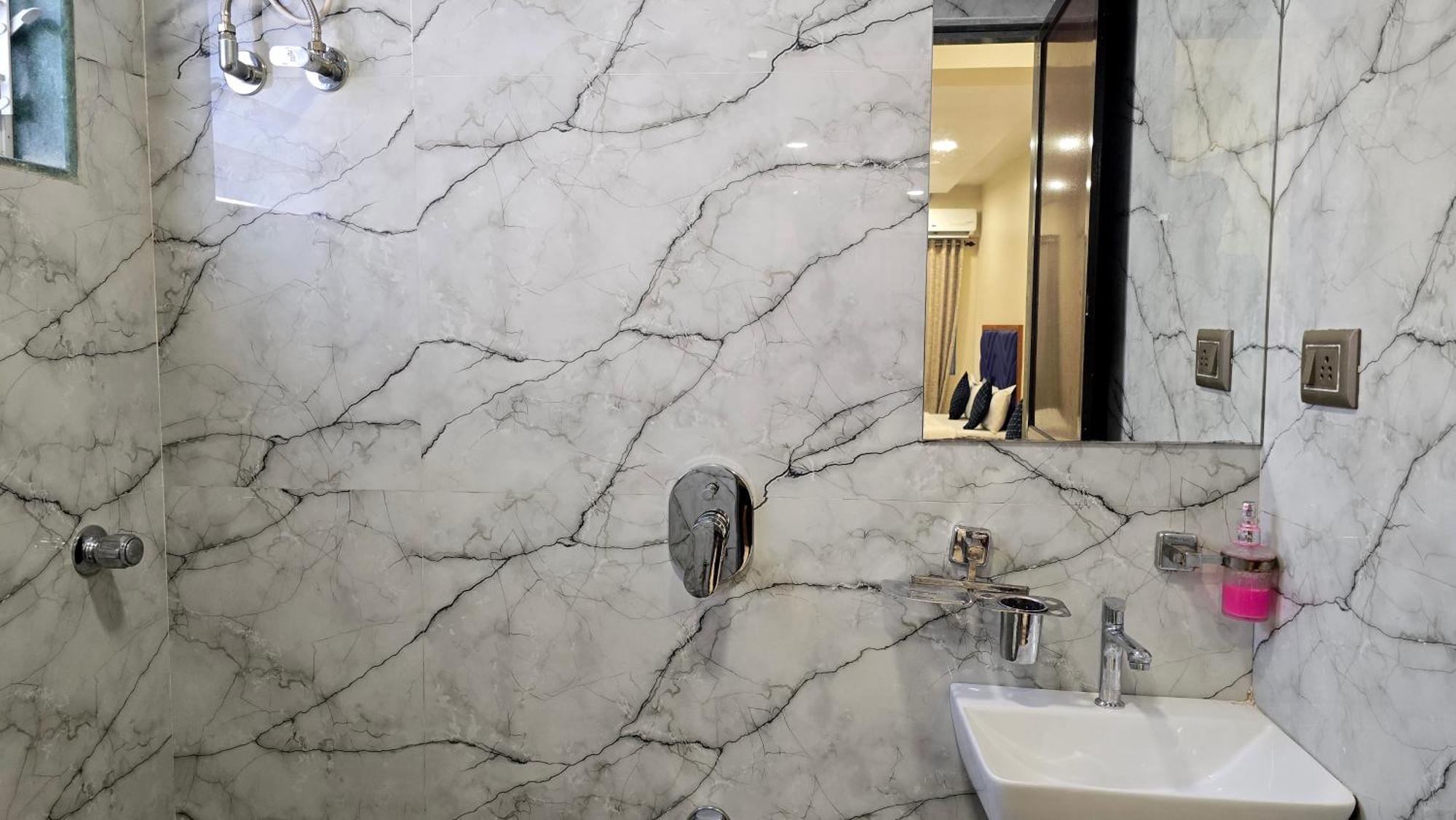 Smooth Checkin By Edition Blue - 3*