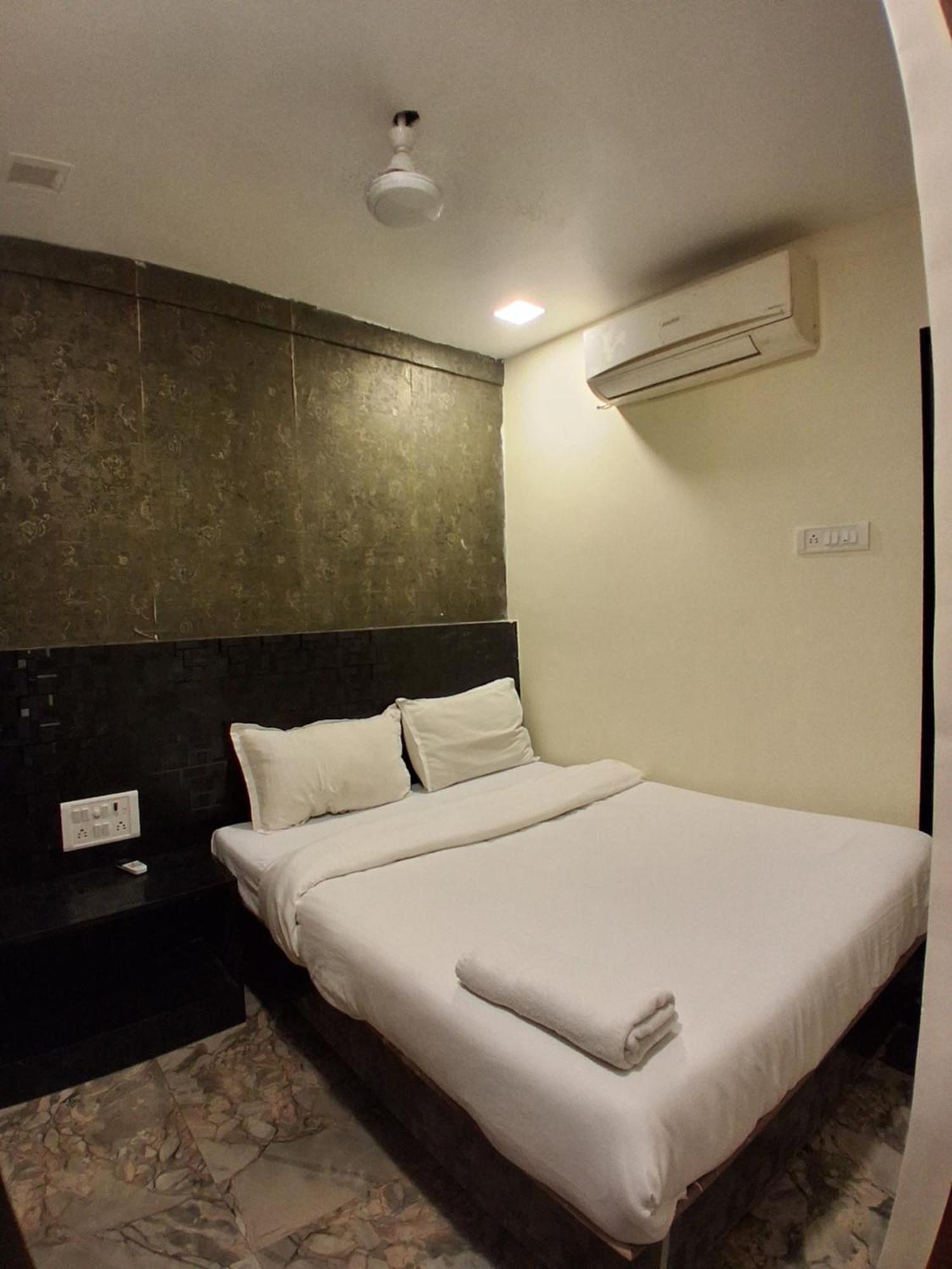 Amber Empire Parle Near Domestic Airport Mumbai