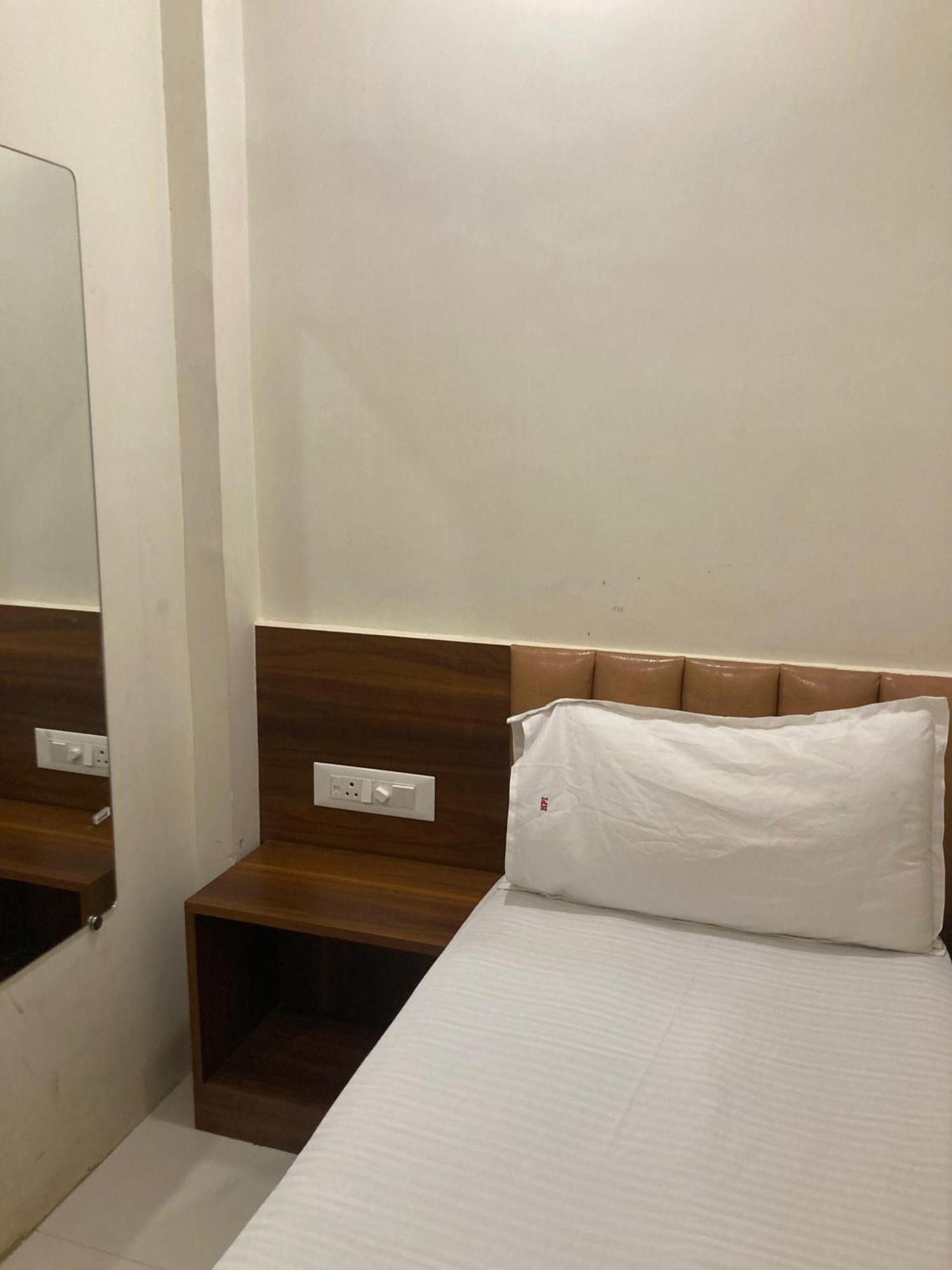 Classy Near T2 Airport 2* Mumbai