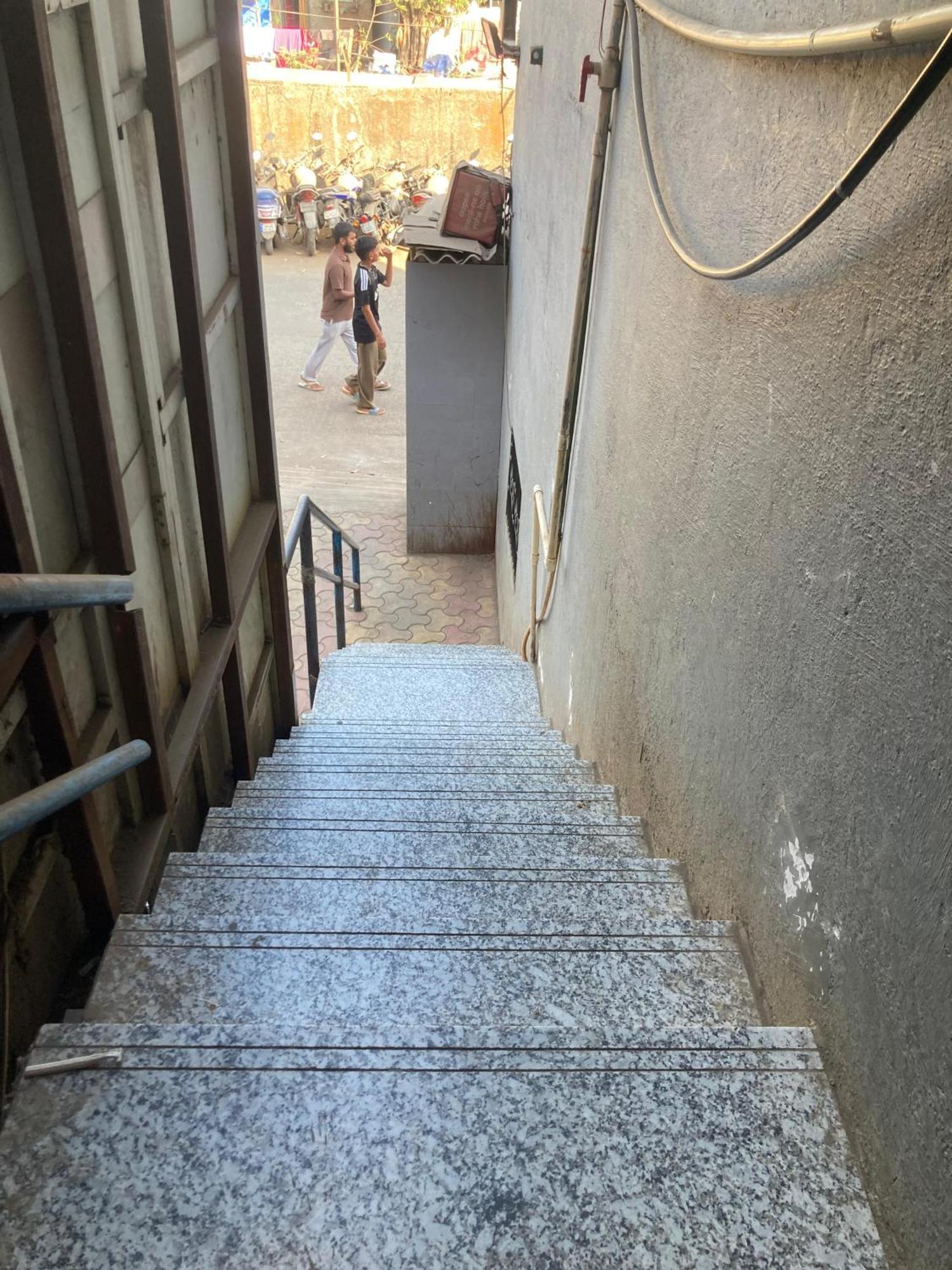 Hotel Classy Near T2 Airport