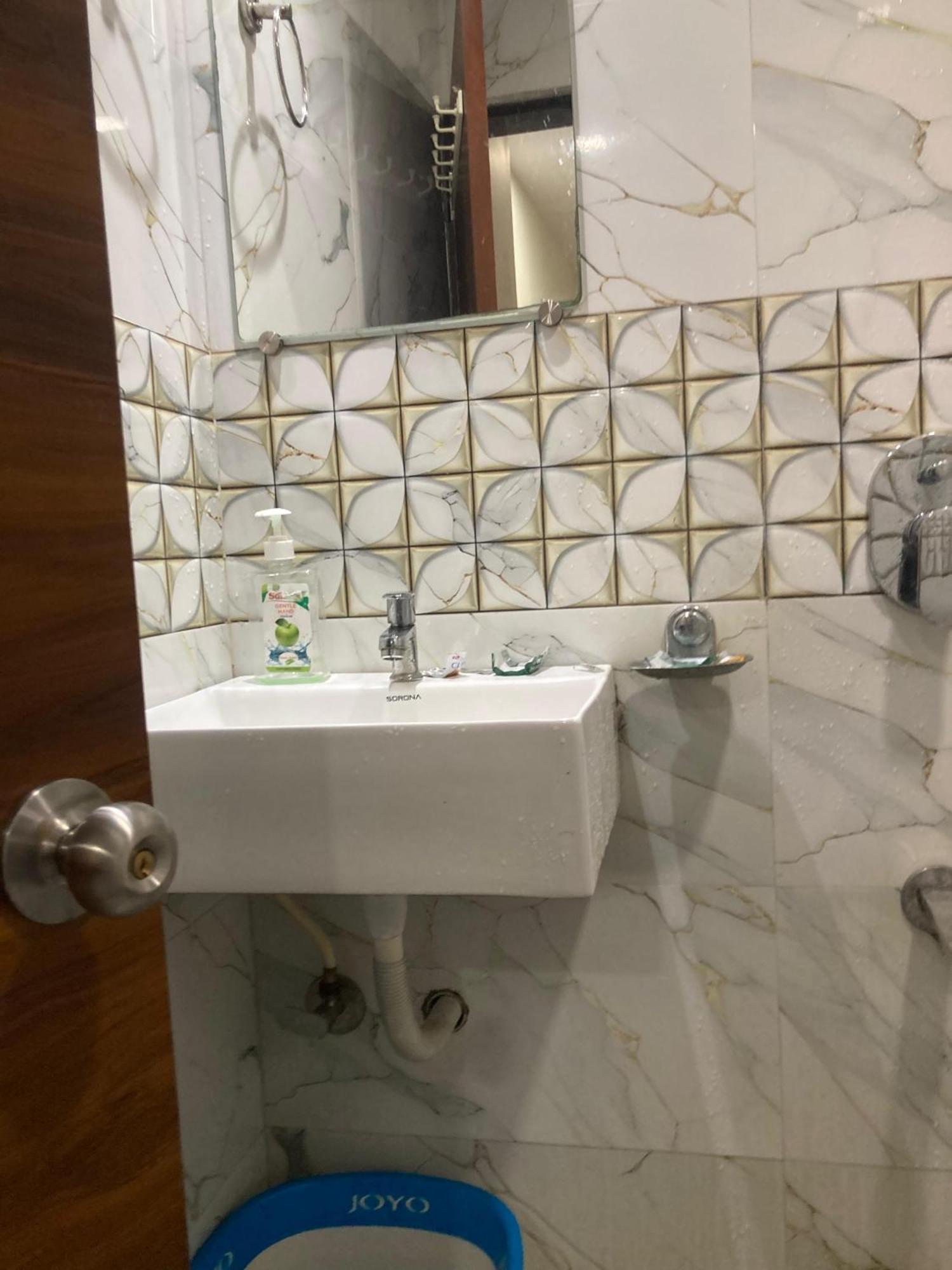 Classy Near T2 Airport Hotel Mumbai