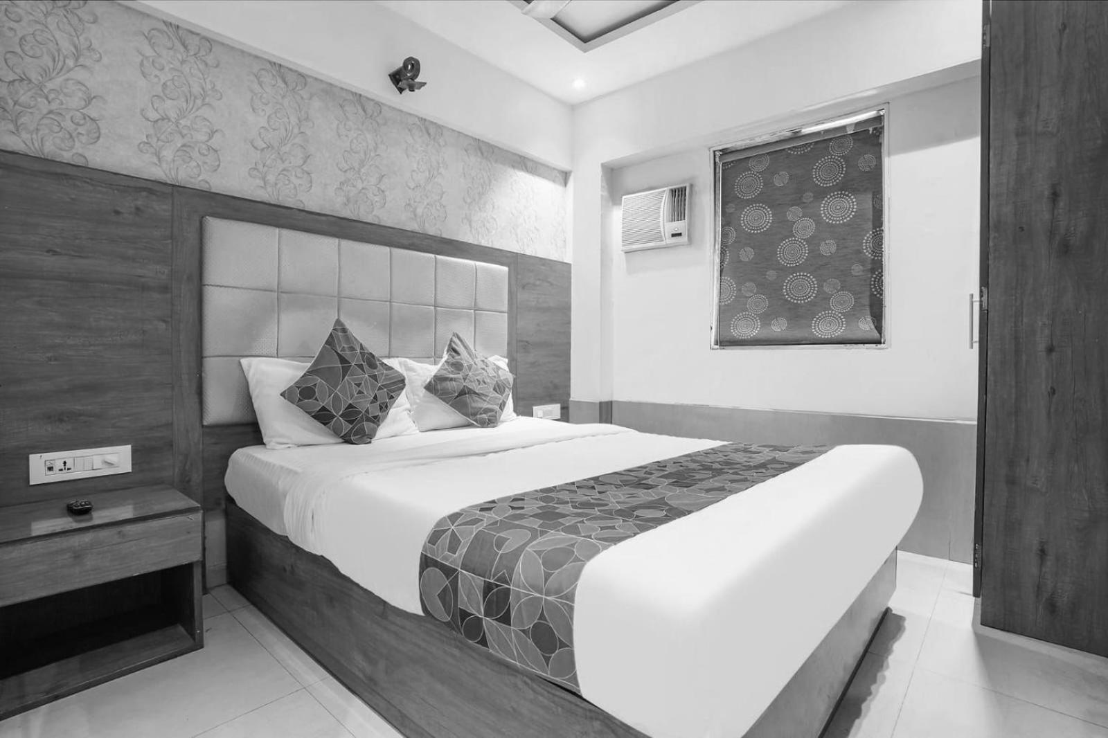 Hotel Regal - Chakala Andheri By Glitz