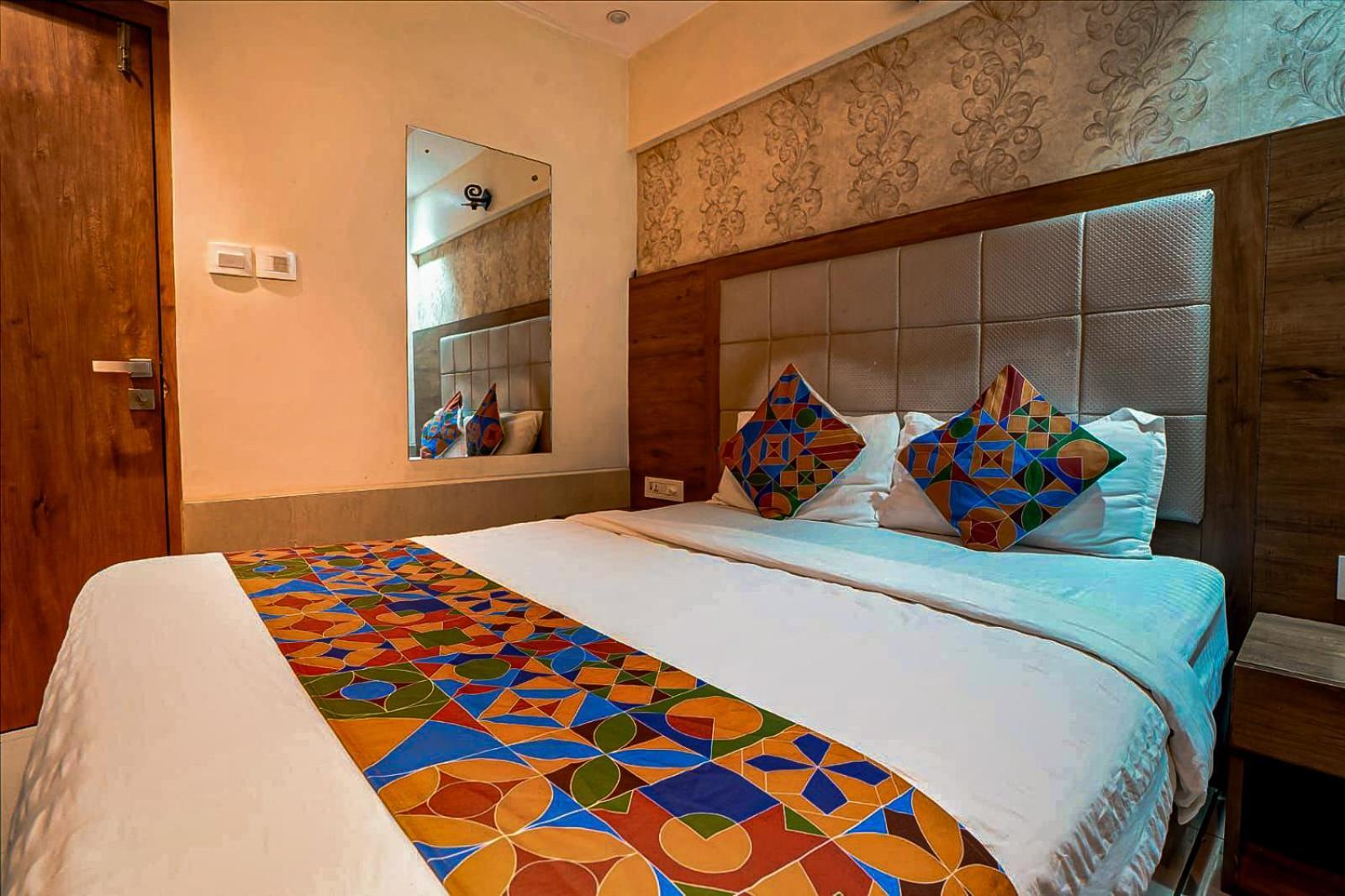 Regal - Chakala Andheri By Glitz * Mumbai