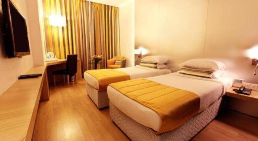 Metro - The Executive Hotel