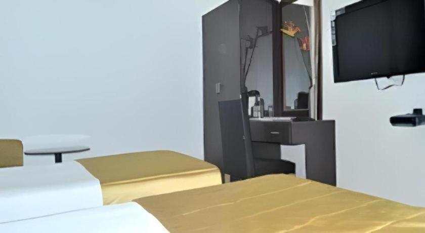 Metro - The Executive Hotel