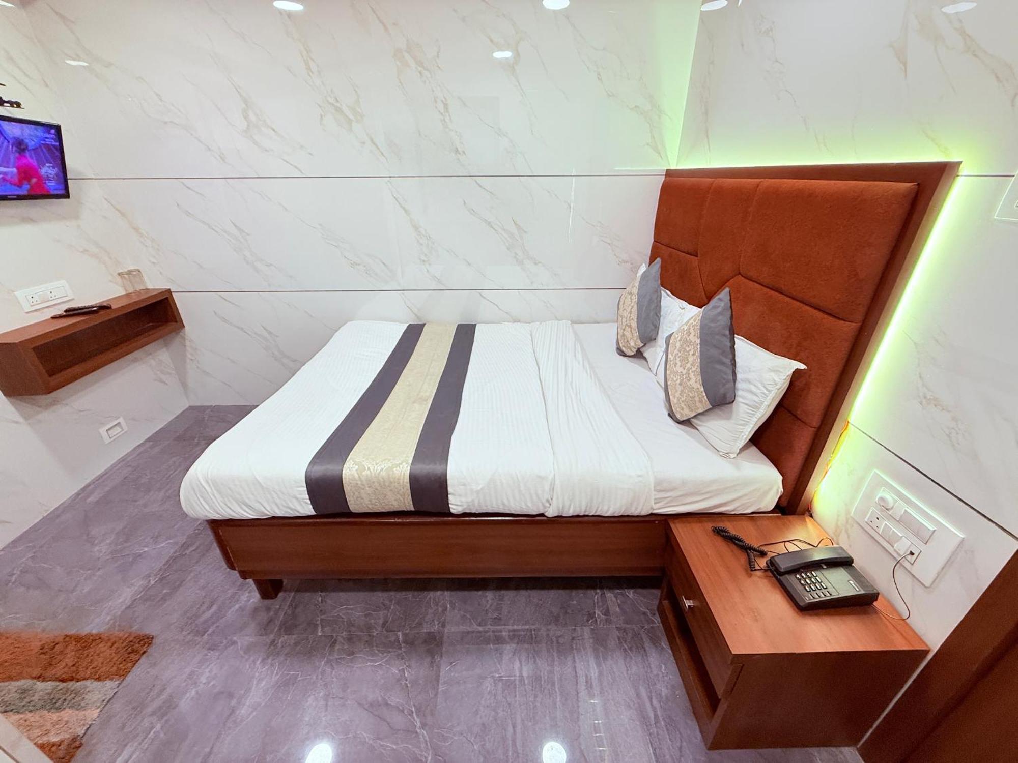 Shiv Sagar - Only For Indian Nationals 2* Mumbai