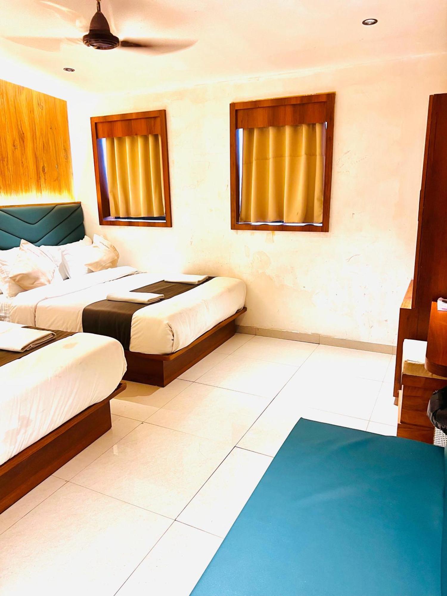 Hotel Apsara - Nearj J Hospital 3*