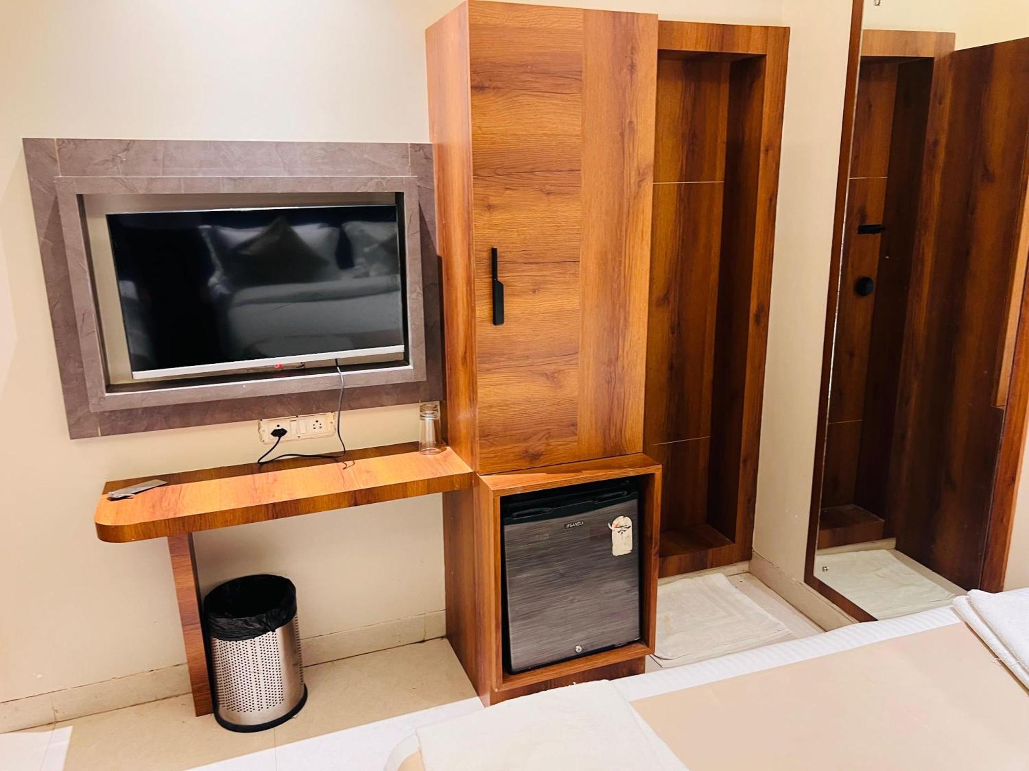 Apsara - Nearj J Hospital 3*