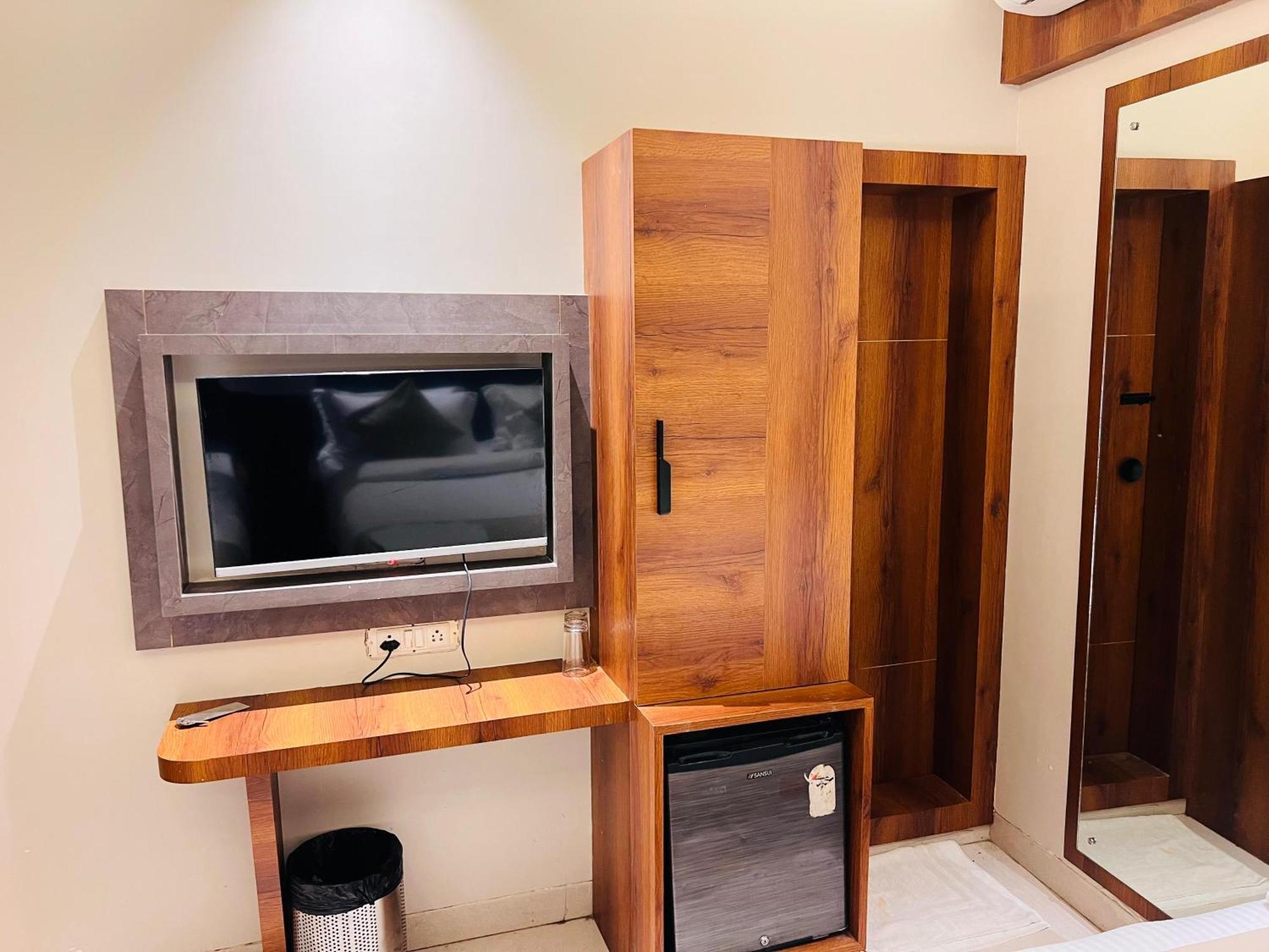 Apsara - Nearj J Hospital 3*