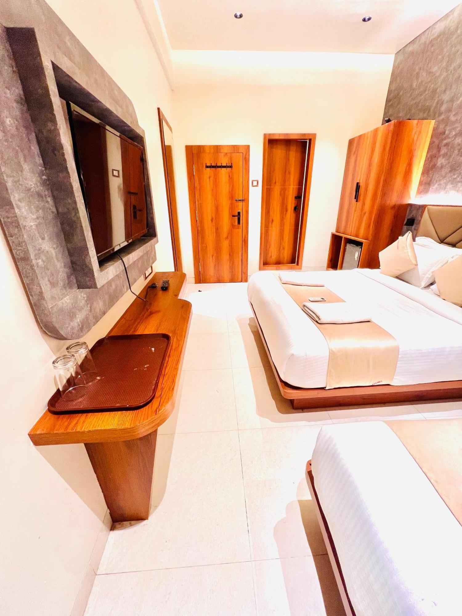 Hotel Apsara - Nearj J Hospital Mumbai