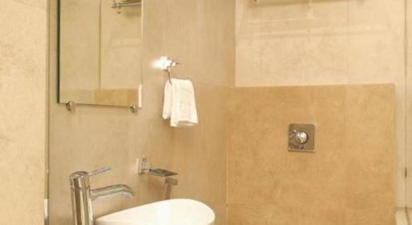 Hotel Metro - The Executive Mumbai