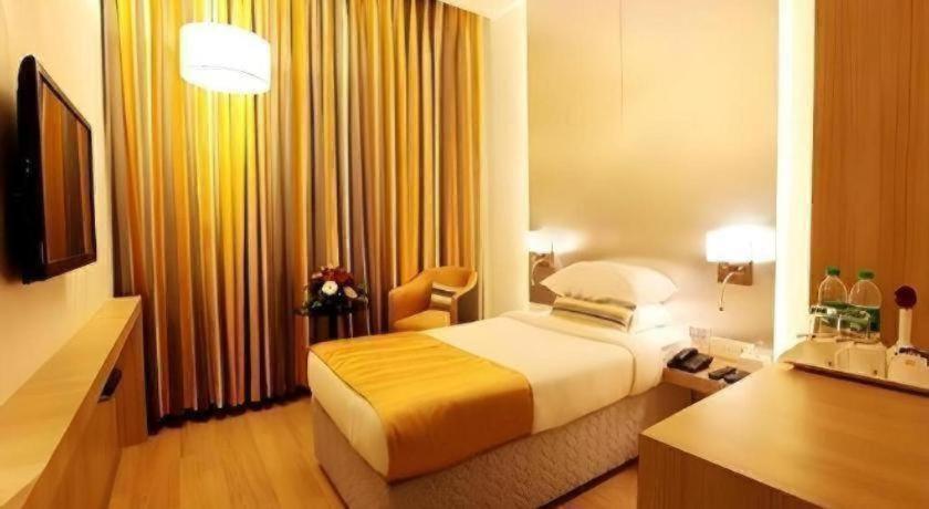 Hotel Metro - The Executive Mumbai