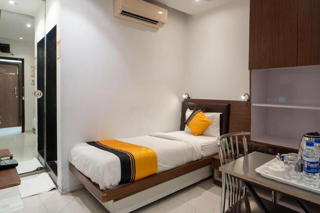 Glitz Rexton - Near Iit Powai *