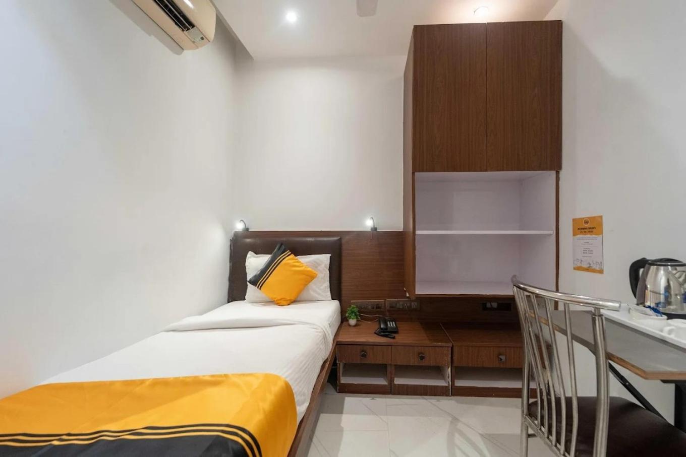 Hotel Glitz Rexton - Near Iit Powai