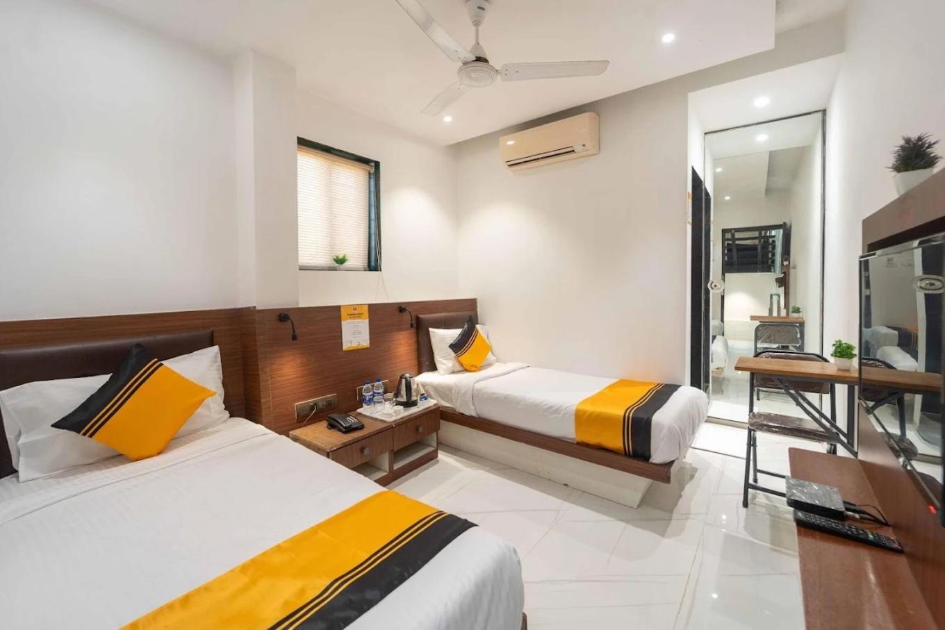 Hotel Glitz Rexton - Near Iit Powai Mumbai