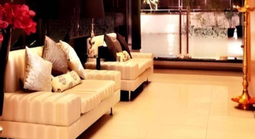 Metro - The Executive Hotel Mumbai