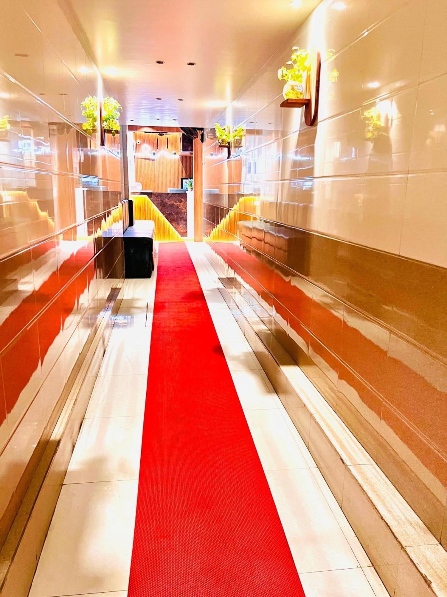 Hotel Apsara - Nearj J Hospital 3*