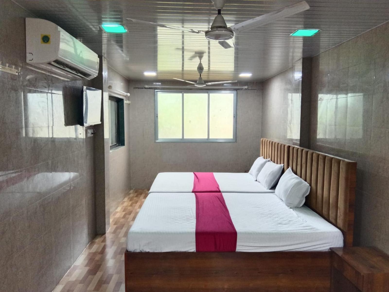 Golden Takshila Andheri 3* Mumbai