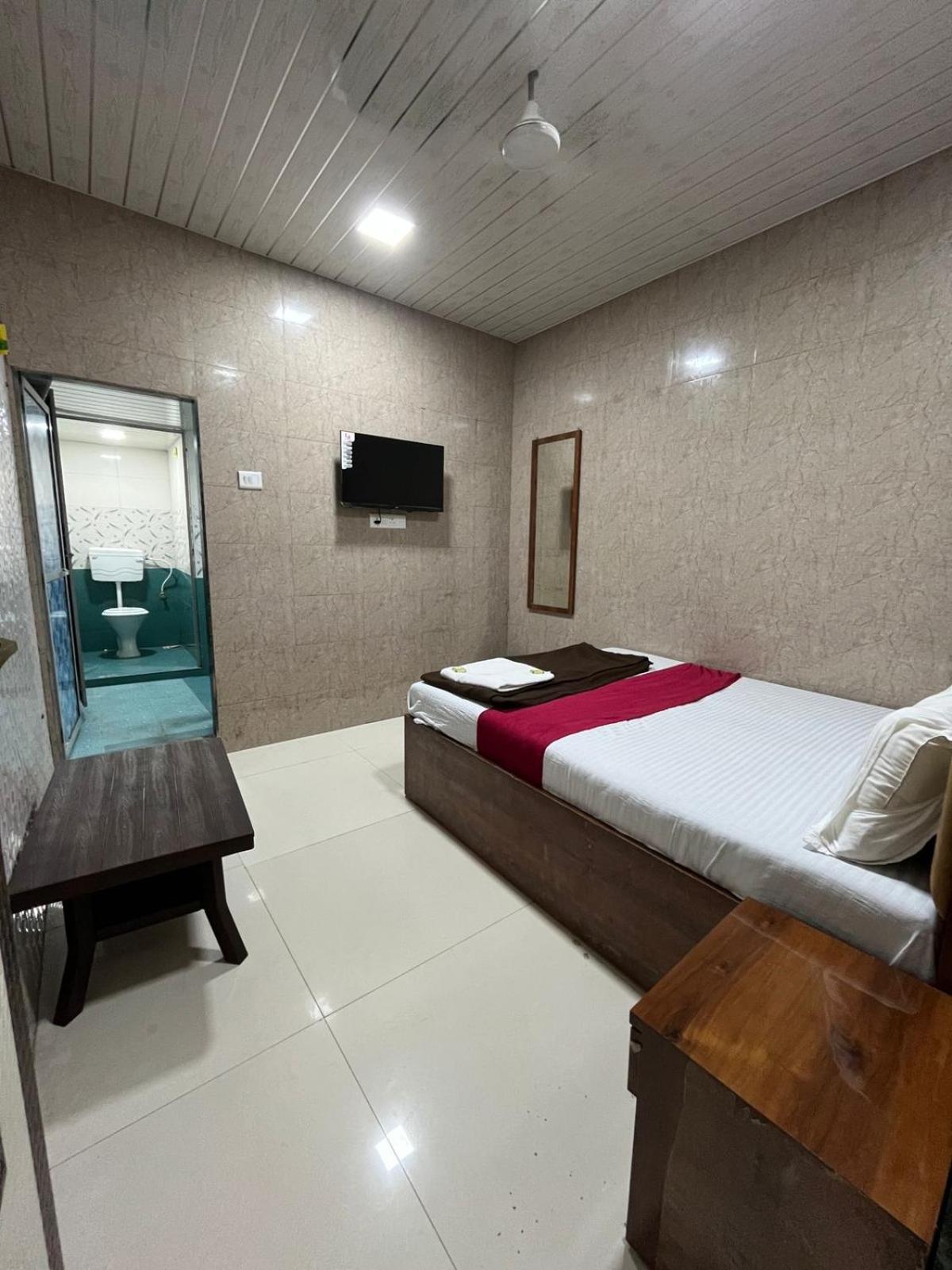 Golden Takshila Andheri Hotel Mumbai