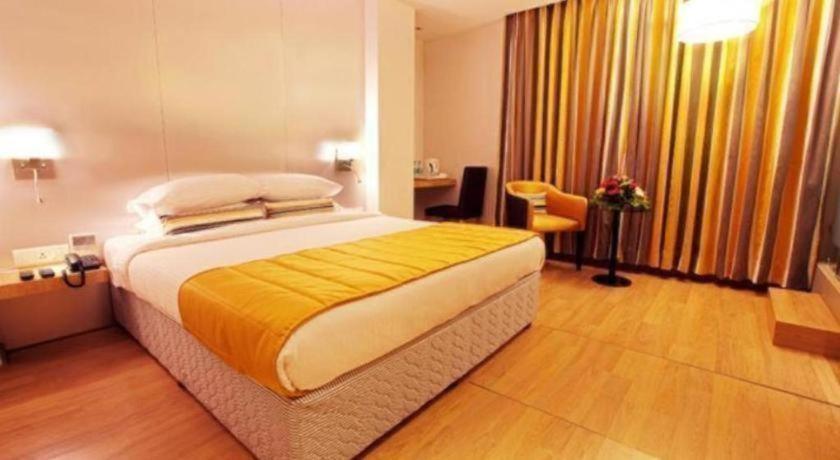 Hotel Metro - The Executive Mumbai